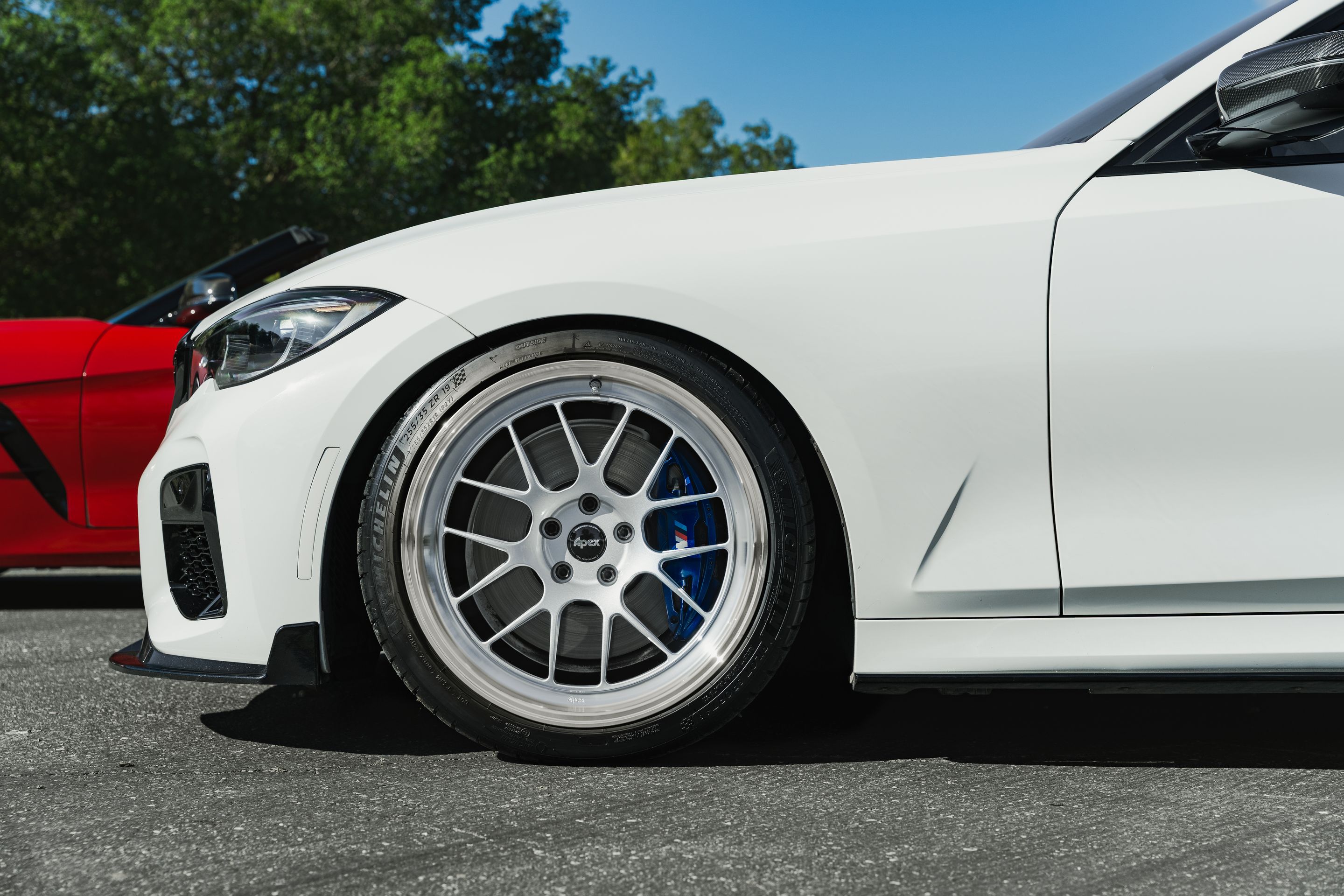 White BMW G20 Sedan 3 Series with 19" ML-7RT Apex wheels in Machined Lip Race Silver