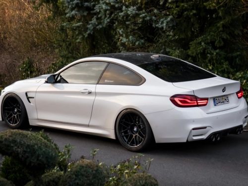 White BMW M4 - ARC-8 in Satin Black
