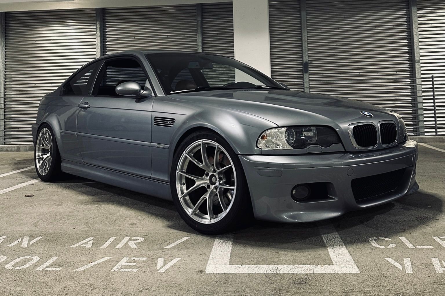 Silver BMW E46 M3 with 18" VS-5RS Apex wheels in Brushed Clear