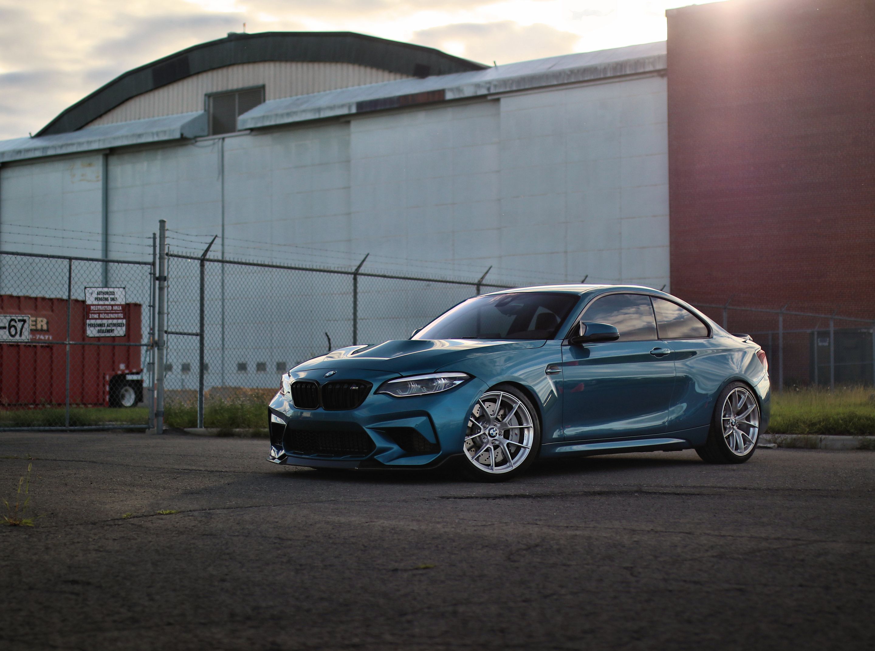 Blue BMW F87 M2 with 19" VS-5RS Apex wheels in Brushed Clear