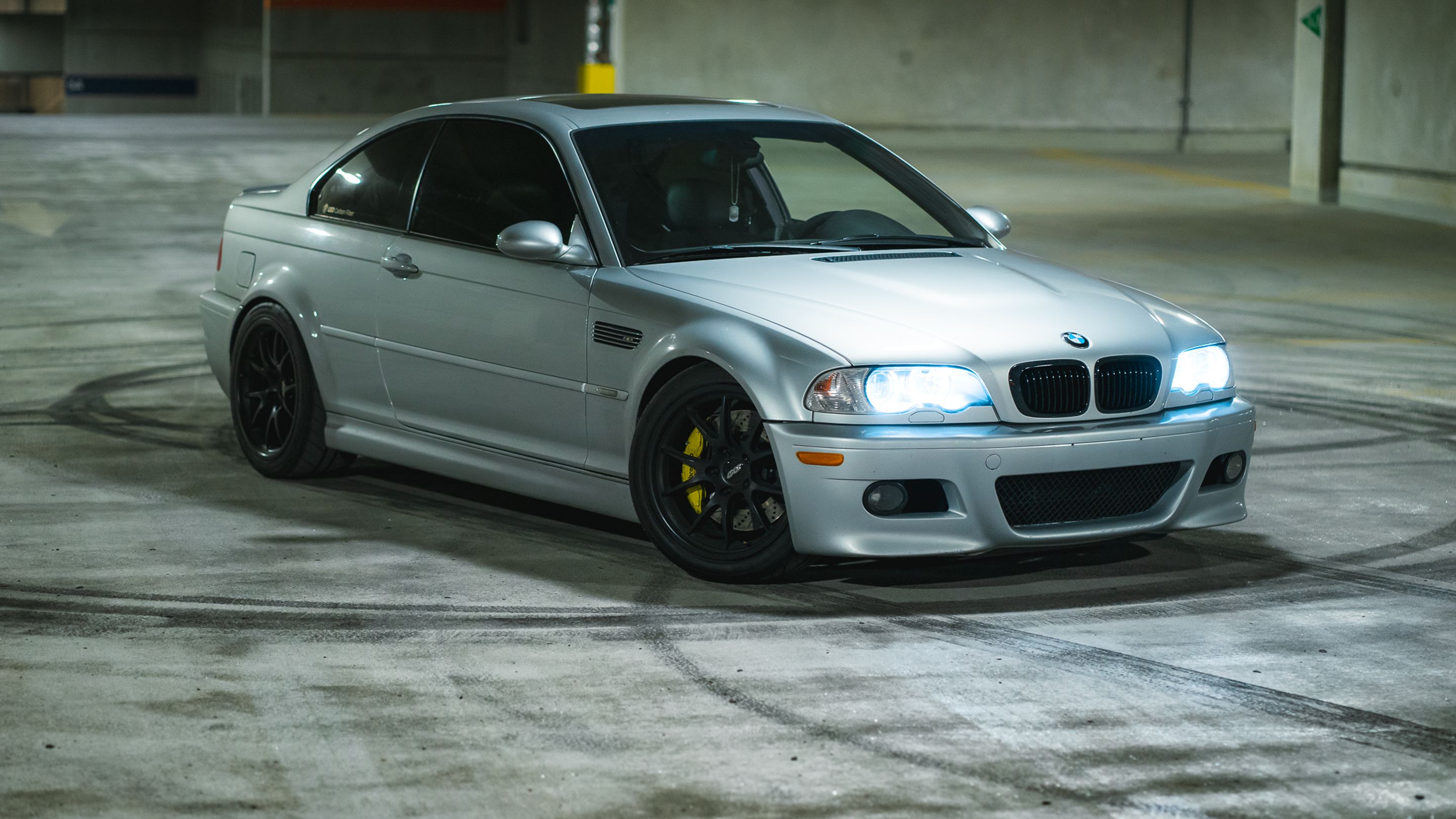 Silver BMW E46 M3 with 18" FL-5 Apex wheels in Satin Black
