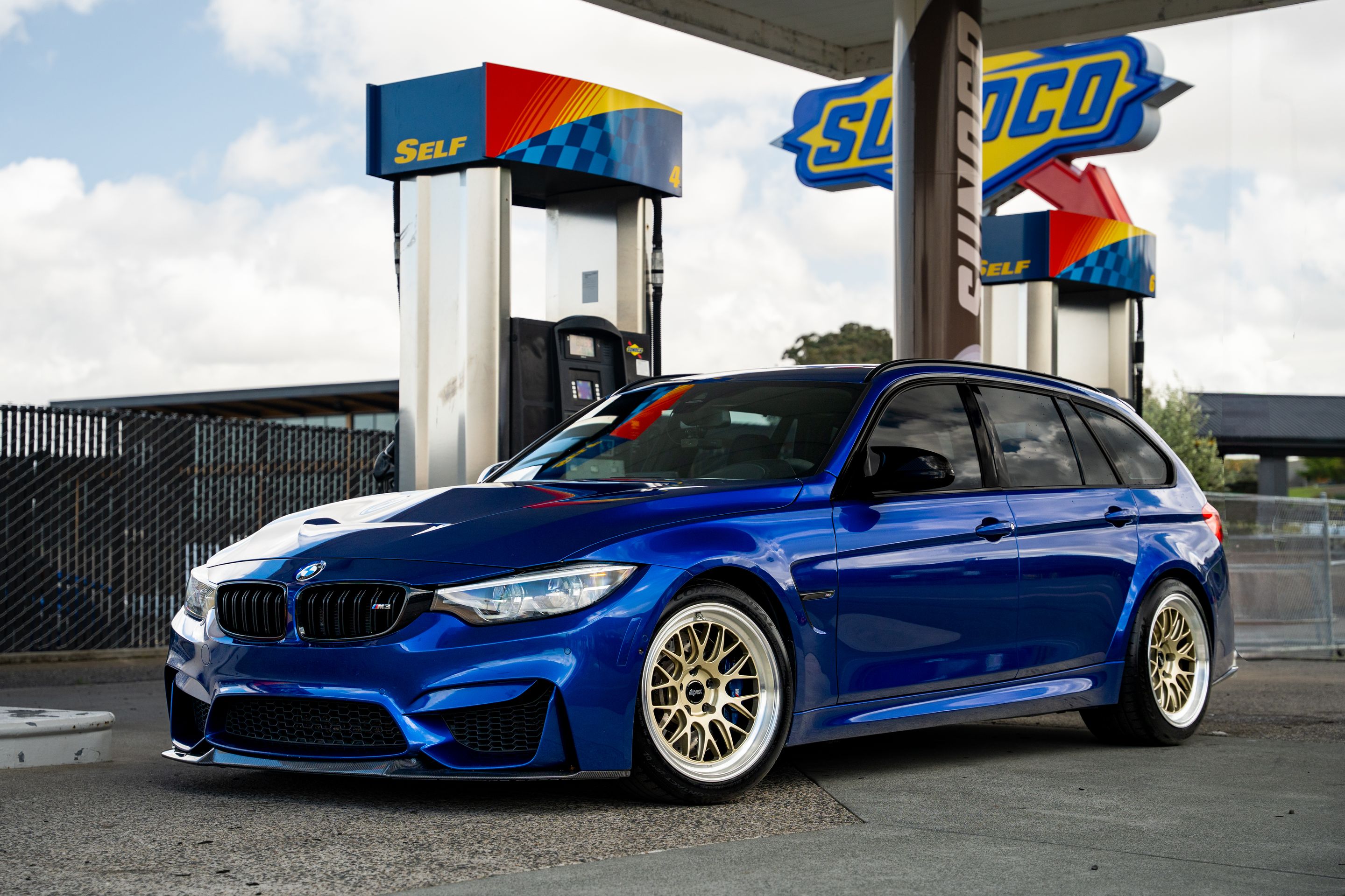 Blue BMW F80 M3 with 18" ML-10RT Apex wheels in Machined Lip Gloss Motorsport Gold