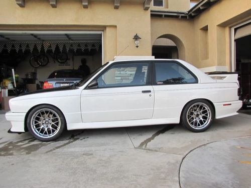 White BMW M3 - ARC-8 in Hyper Black