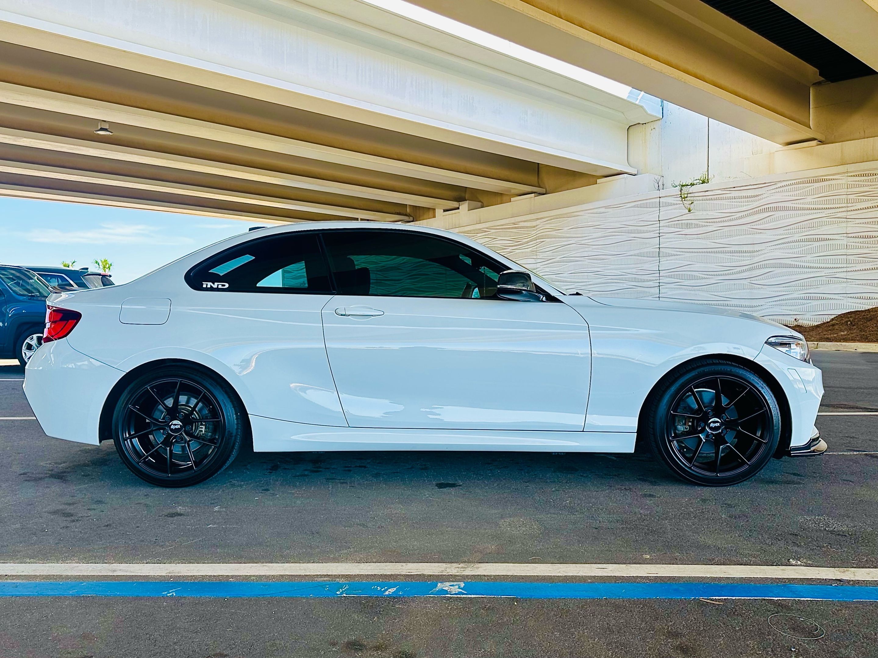 White BMW F22 Coupe 2 Series with 18" VS-5RS Apex wheels in Satin Black