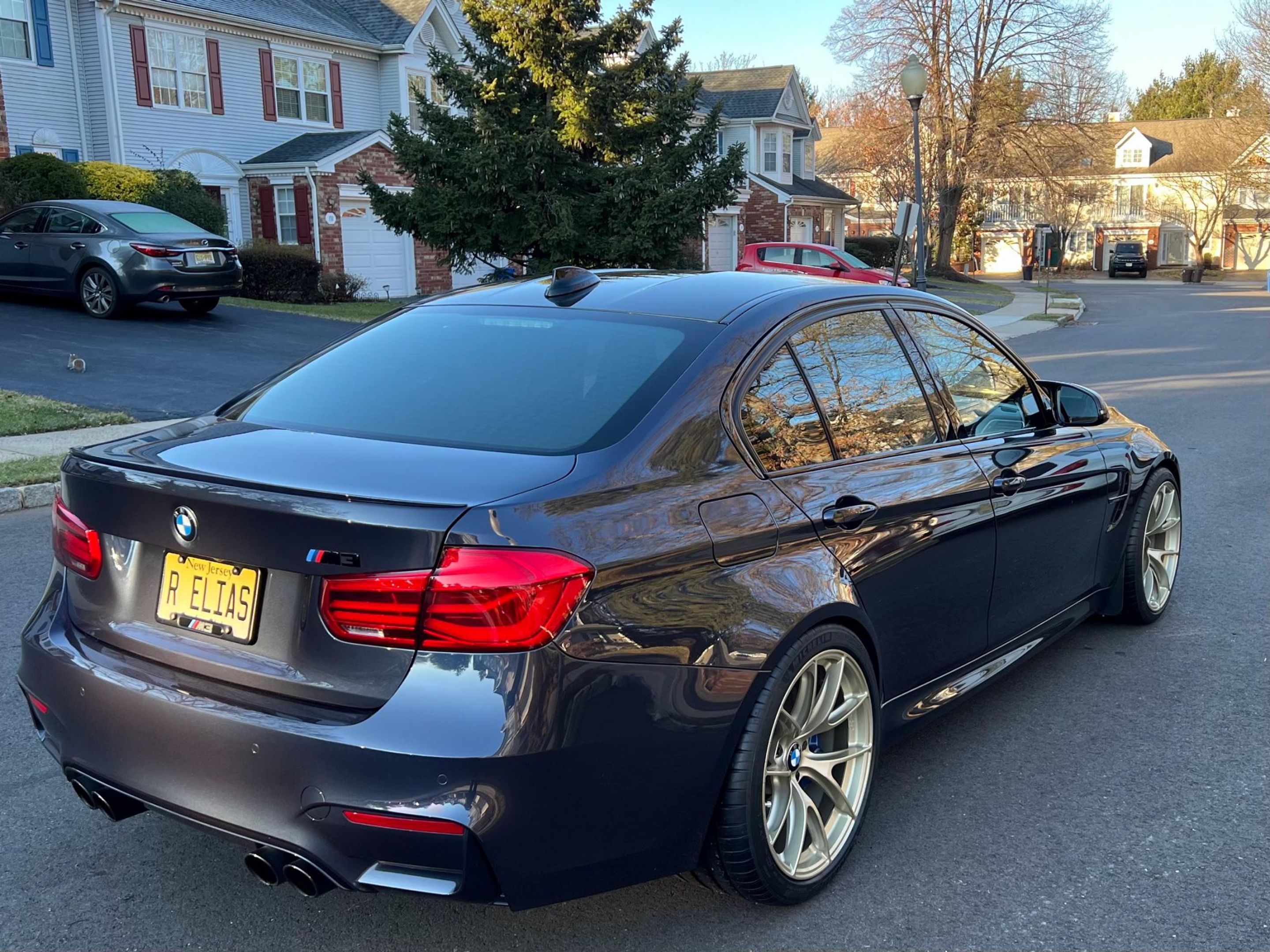 Blue BMW F80 M3 with 19" VS-5RS Apex wheels in Motorsport Gold
