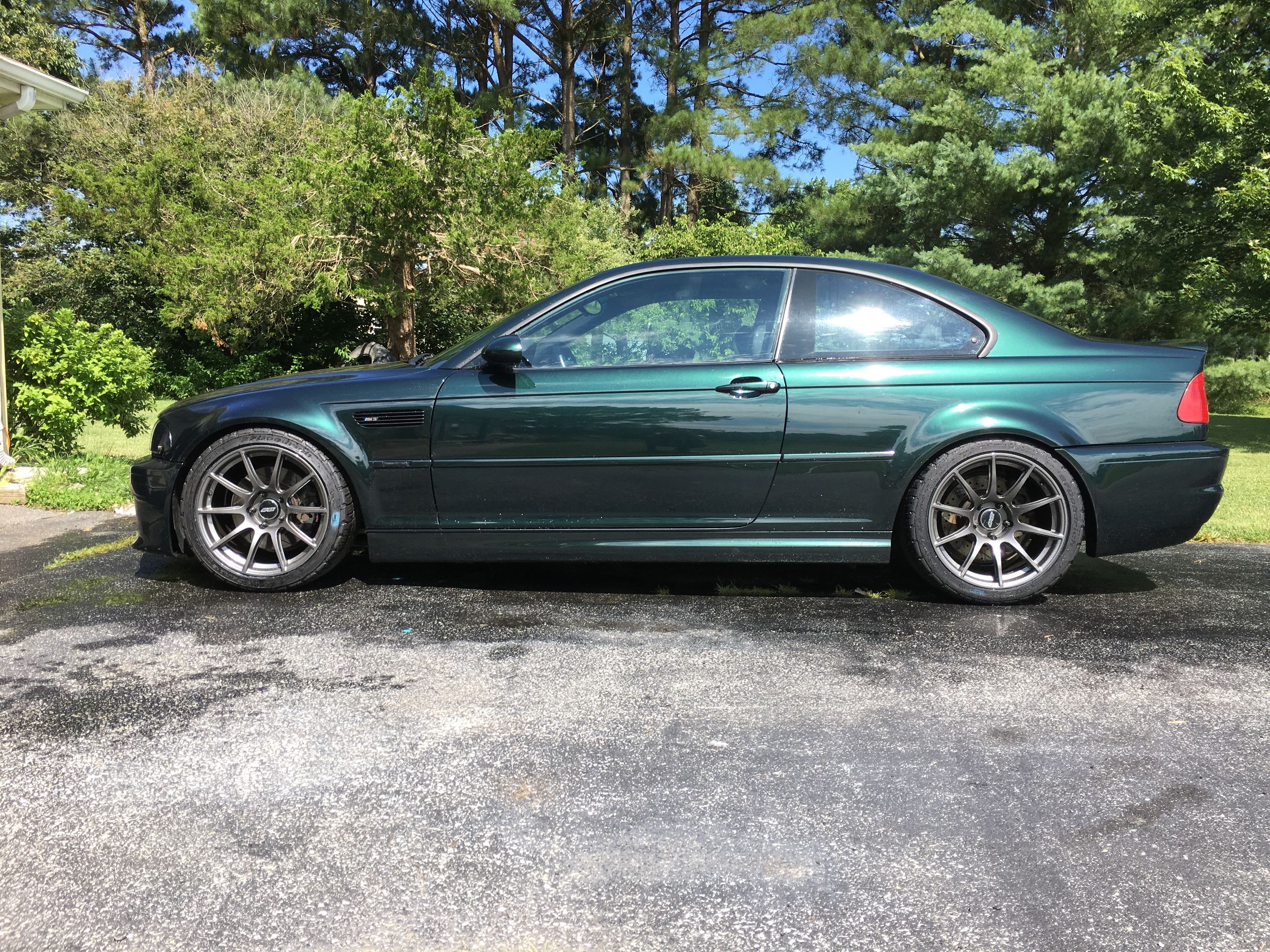 Green BMW E46 M3 with 18" SM-10 Apex wheels in Anthracite
