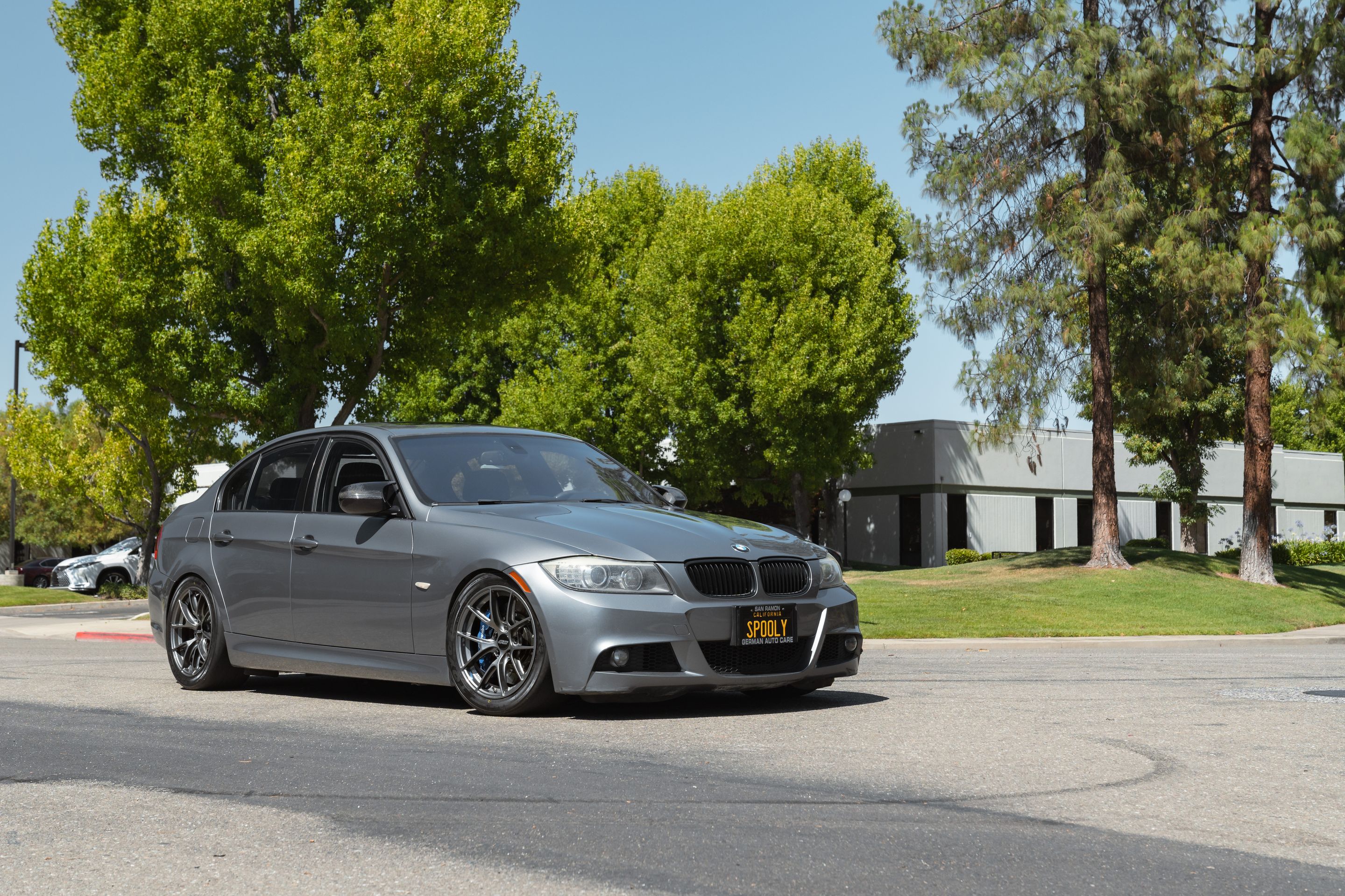 Grey BMW E90 LCI Sedan 3 Series with 17" VS-5RS Apex wheels in Anthracite