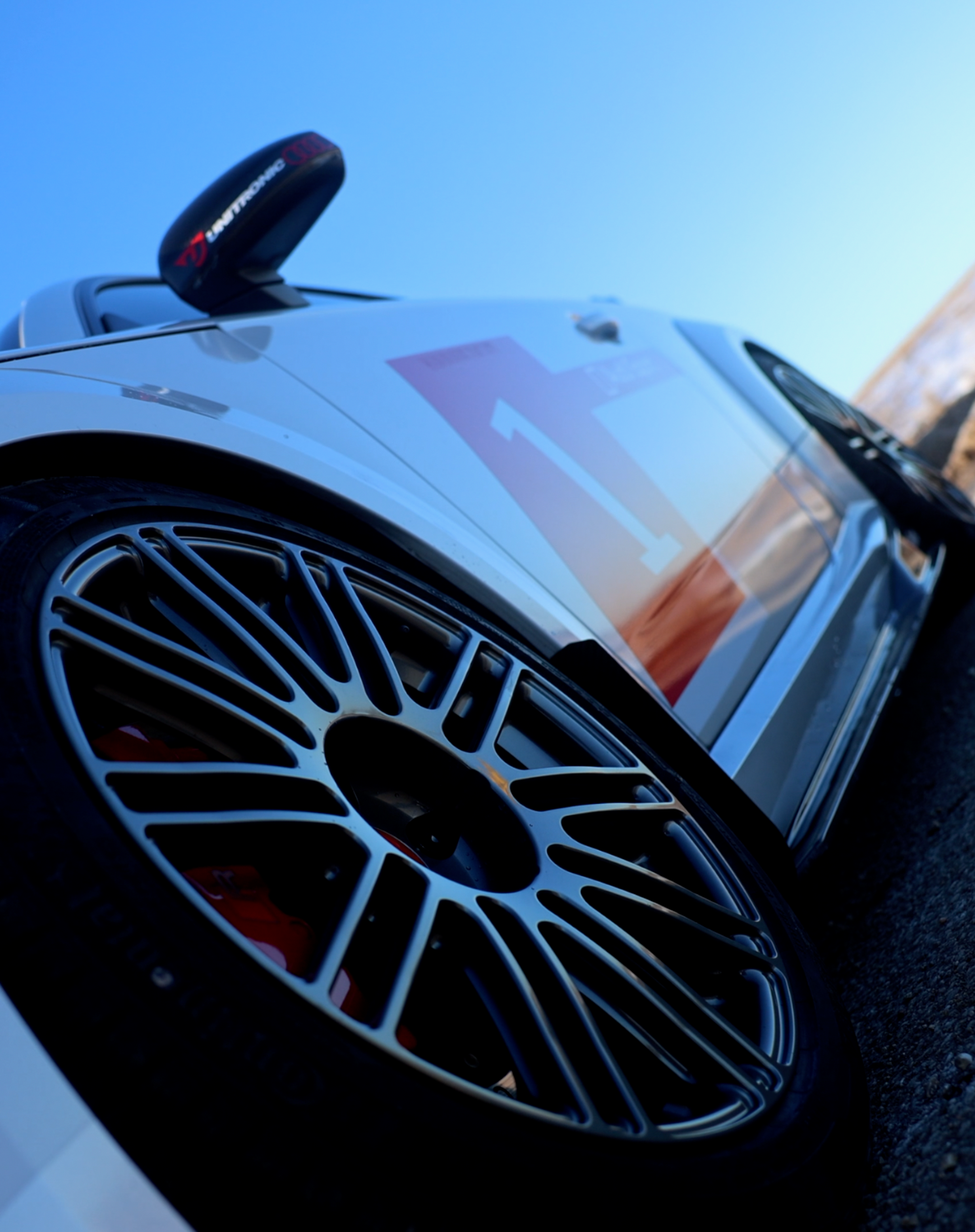 Race Livery Audi FV/8S TT RS with 18" TC-10RT Apex wheels in Anthracite