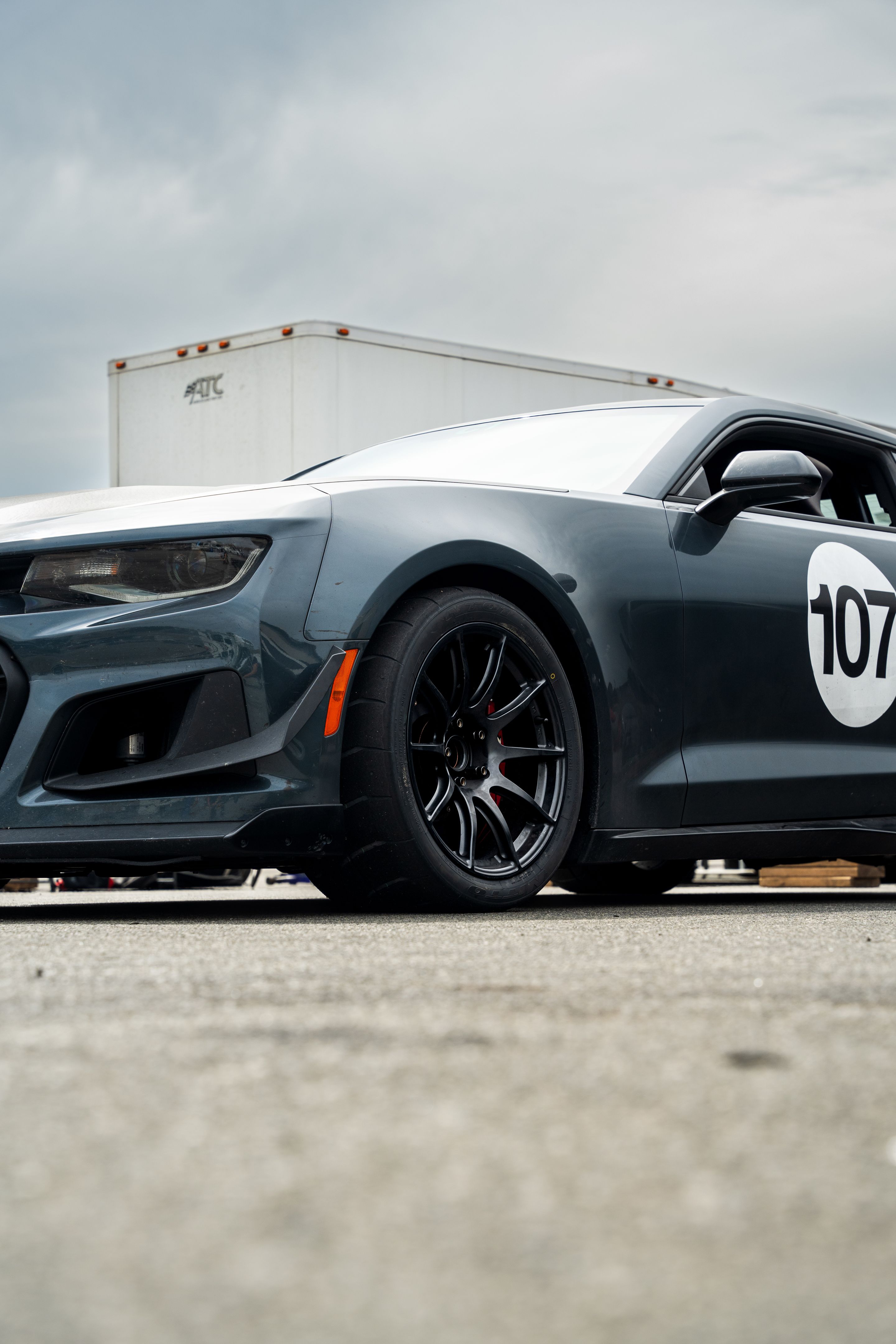 Grey Chevrolet 6th Gen Camaro ZL1 1LE with 18" SM-10 Apex wheels in Anthracite