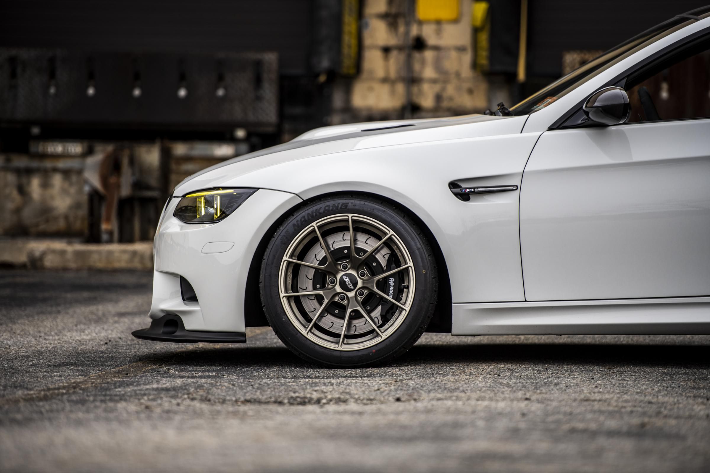 White BMW E92 Coupe M3 with 18" VS-5RS Apex wheels in Motorsport Gold