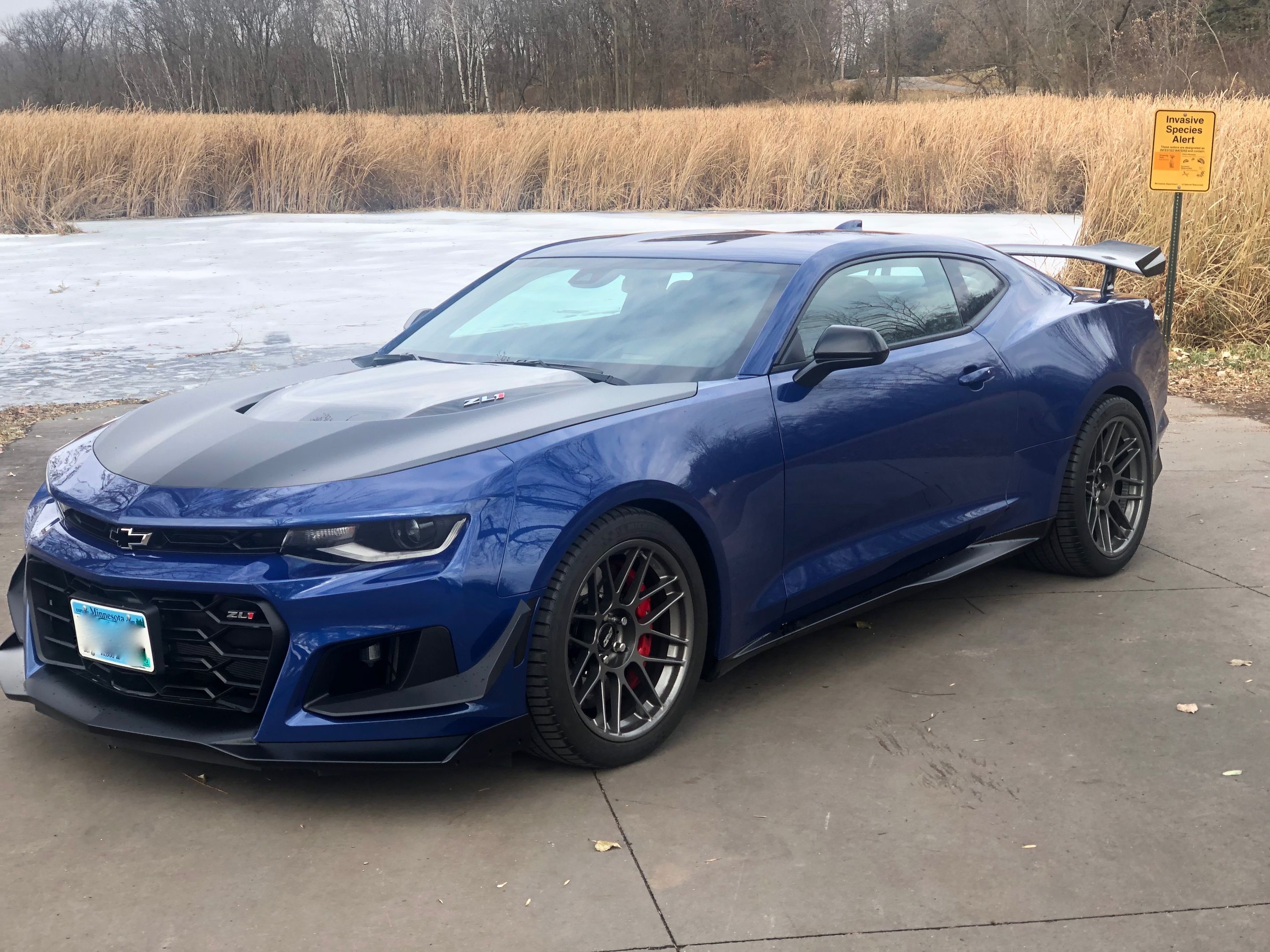 Blue Chevrolet 6th Gen Camaro ZL1 1LE with 19" ARC-8 Apex wheels in Anthracite