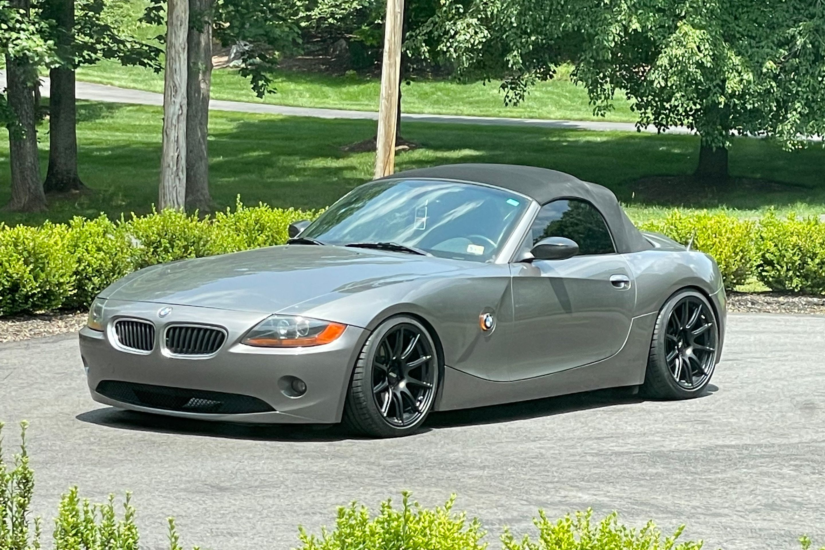 Grey BMW E85 Roadster Z4 with 18" SM-10 Apex wheels in Satin Black