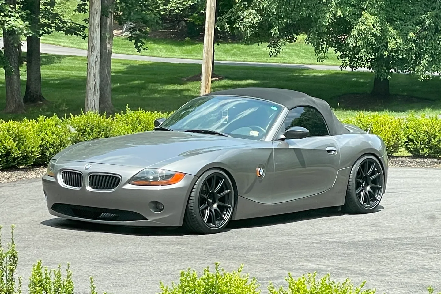 BMW E85 Roadster Z4 With 18 SM 10 Wheels In Satin Black bmw-e85-roadster-z4-with-18-sm-10-wheels-in-satin-black
