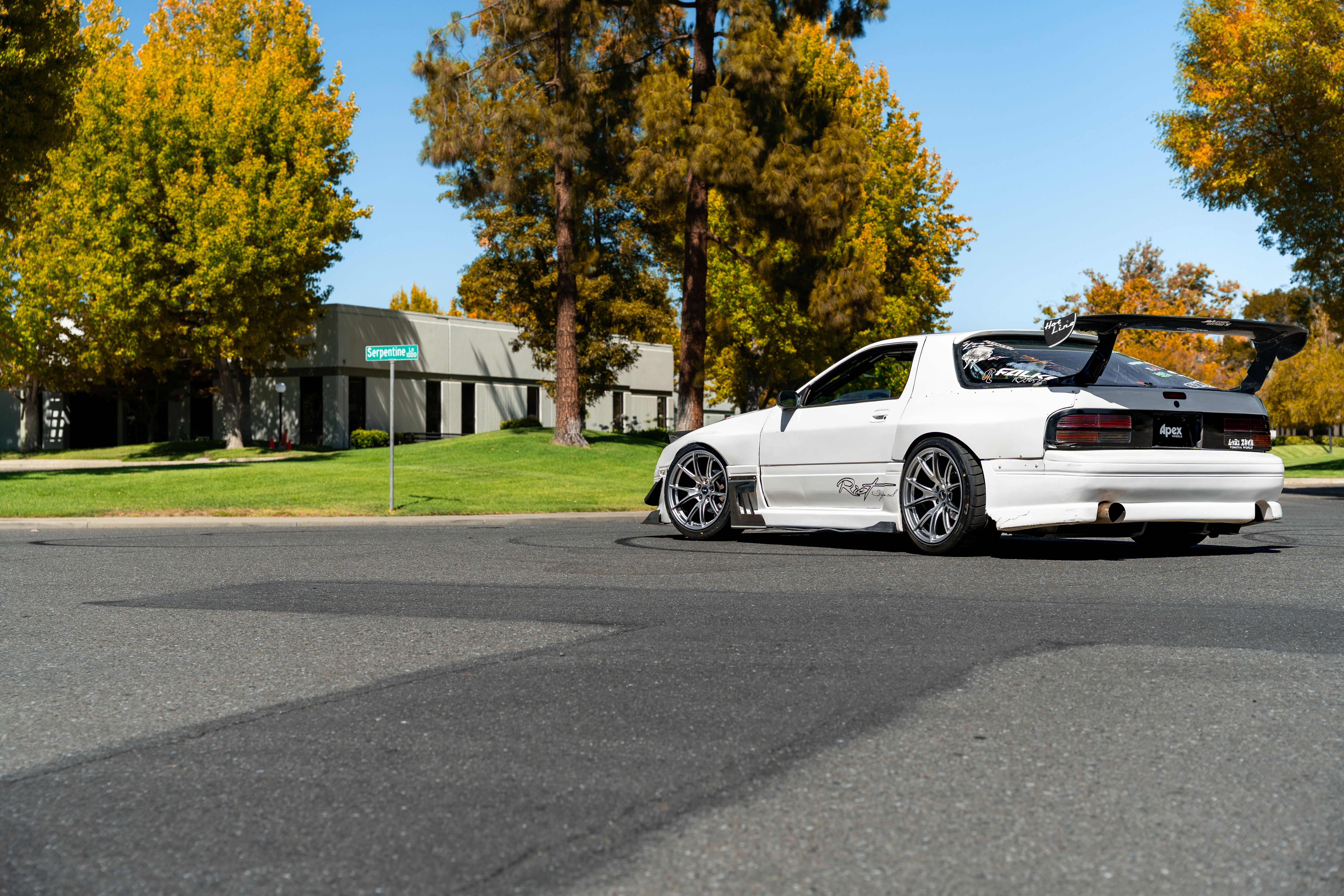 White Mazda RX-7 - VS-5 in Hyper Black