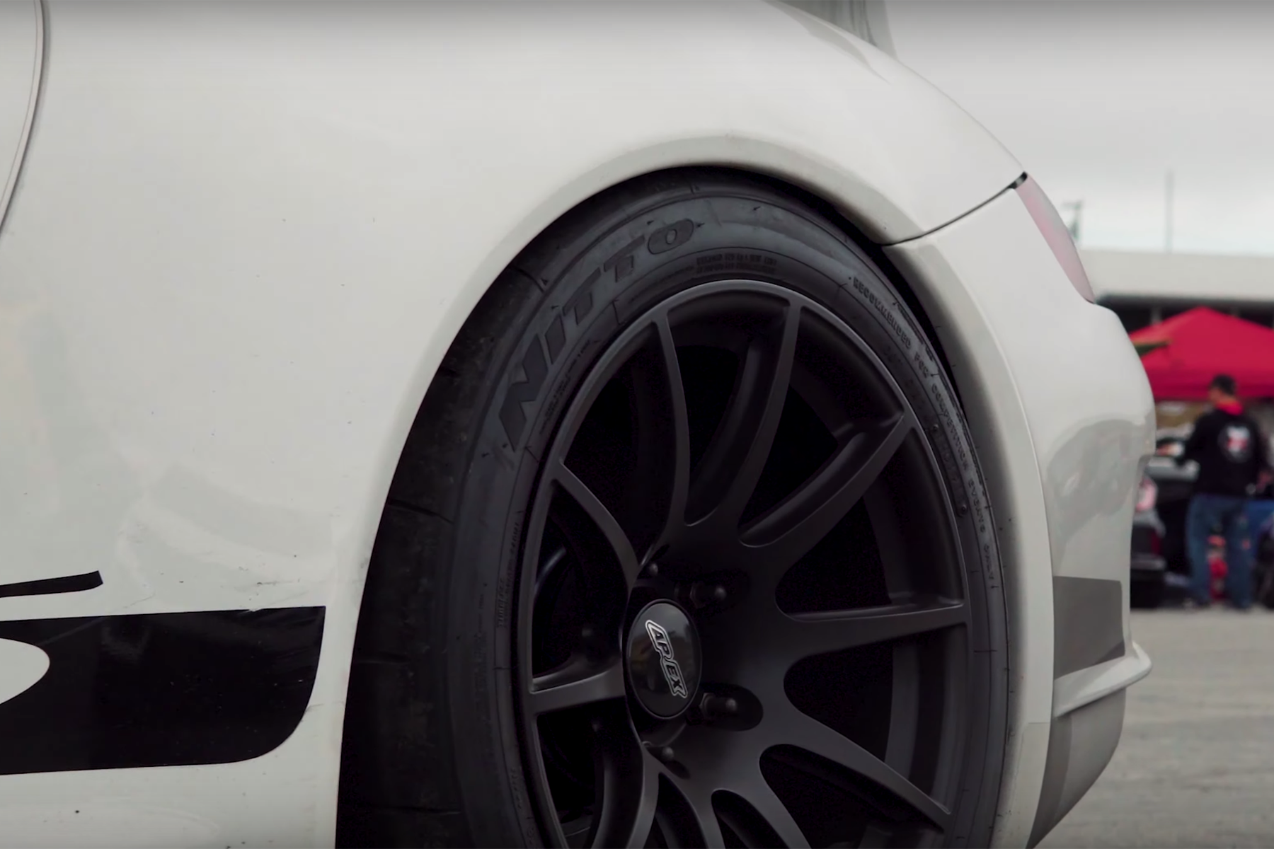 White Porsche 911 997 GT3 RS with 18" SM-10 Apex wheels in Satin Black