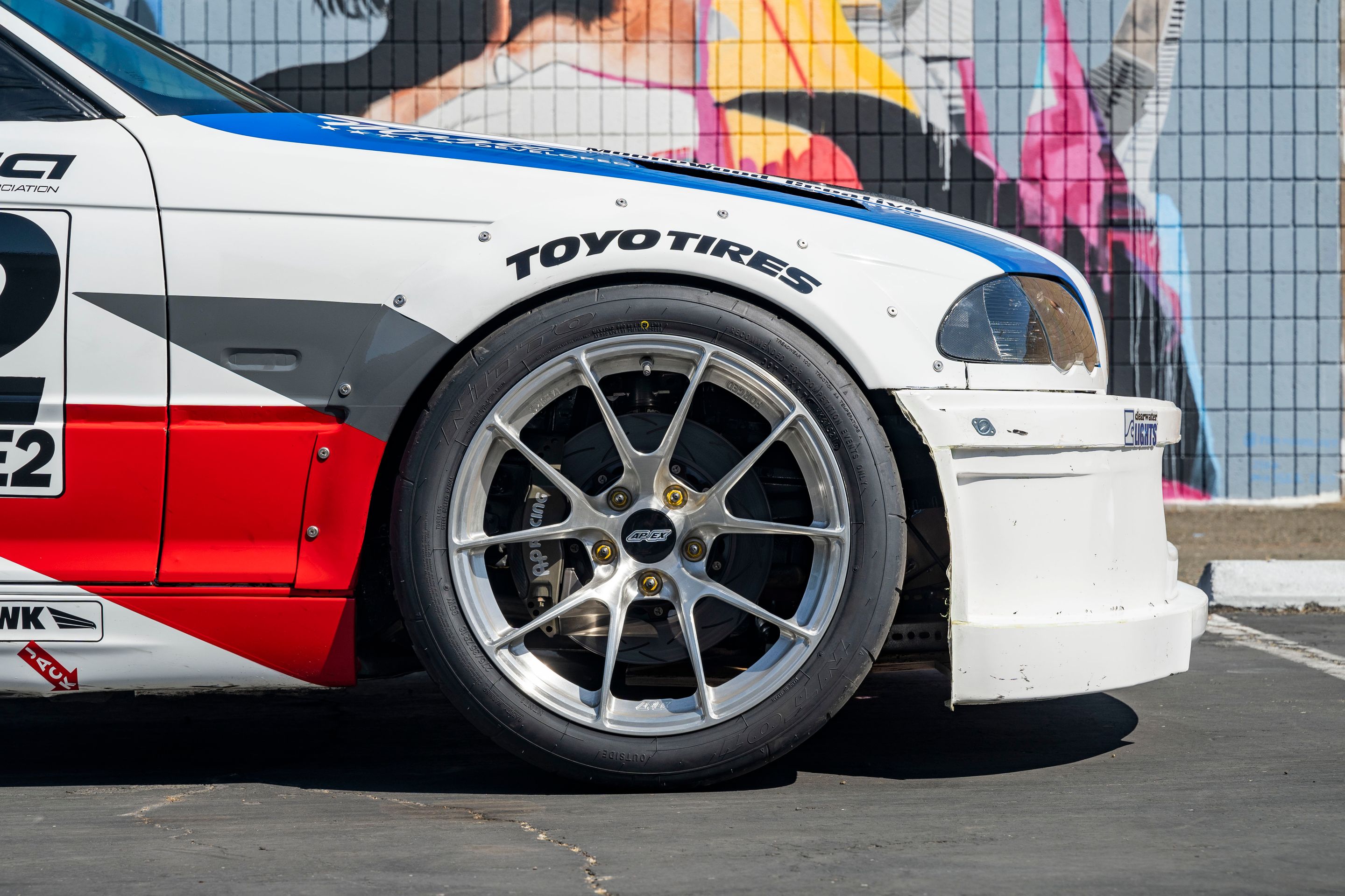White BMW E46 3 Series with 18" VS-5RS Apex wheels in Brushed Clear