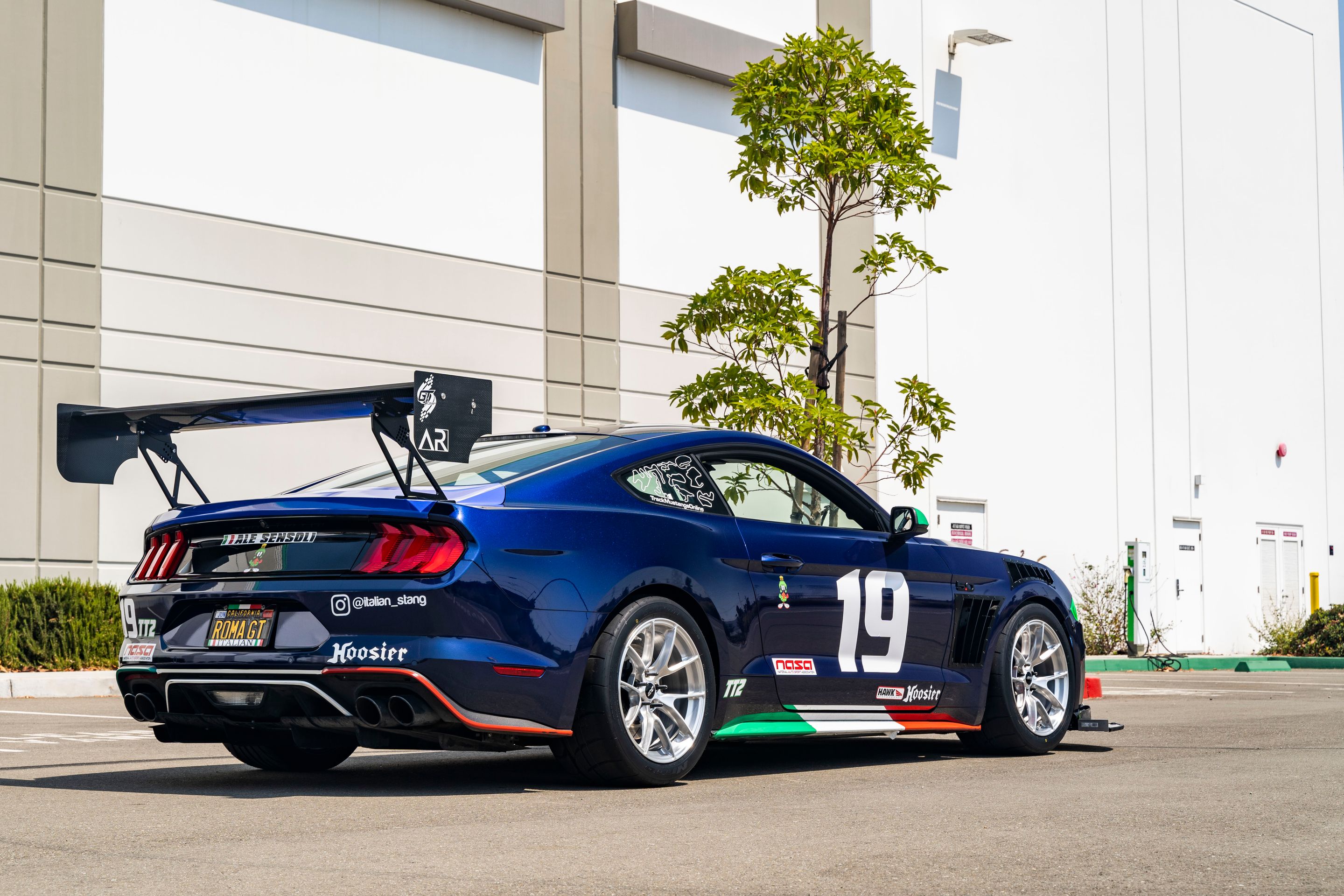 Blue Ford S550 Mustang GT with 18" VS-5RS Apex wheels in Brushed Clear