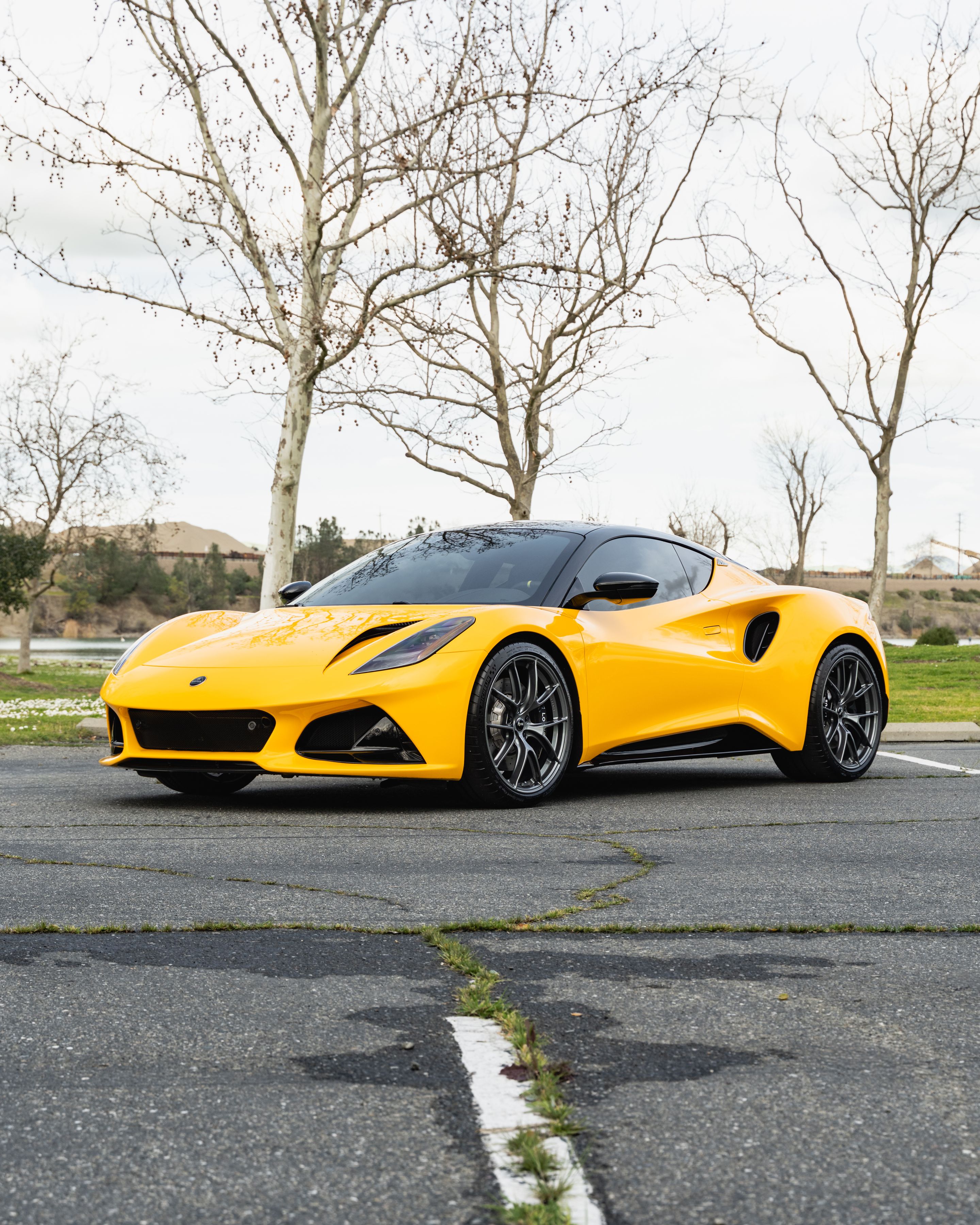 Yellow Lotus Emira with 20" VS-5RS Apex wheels in Anthracite