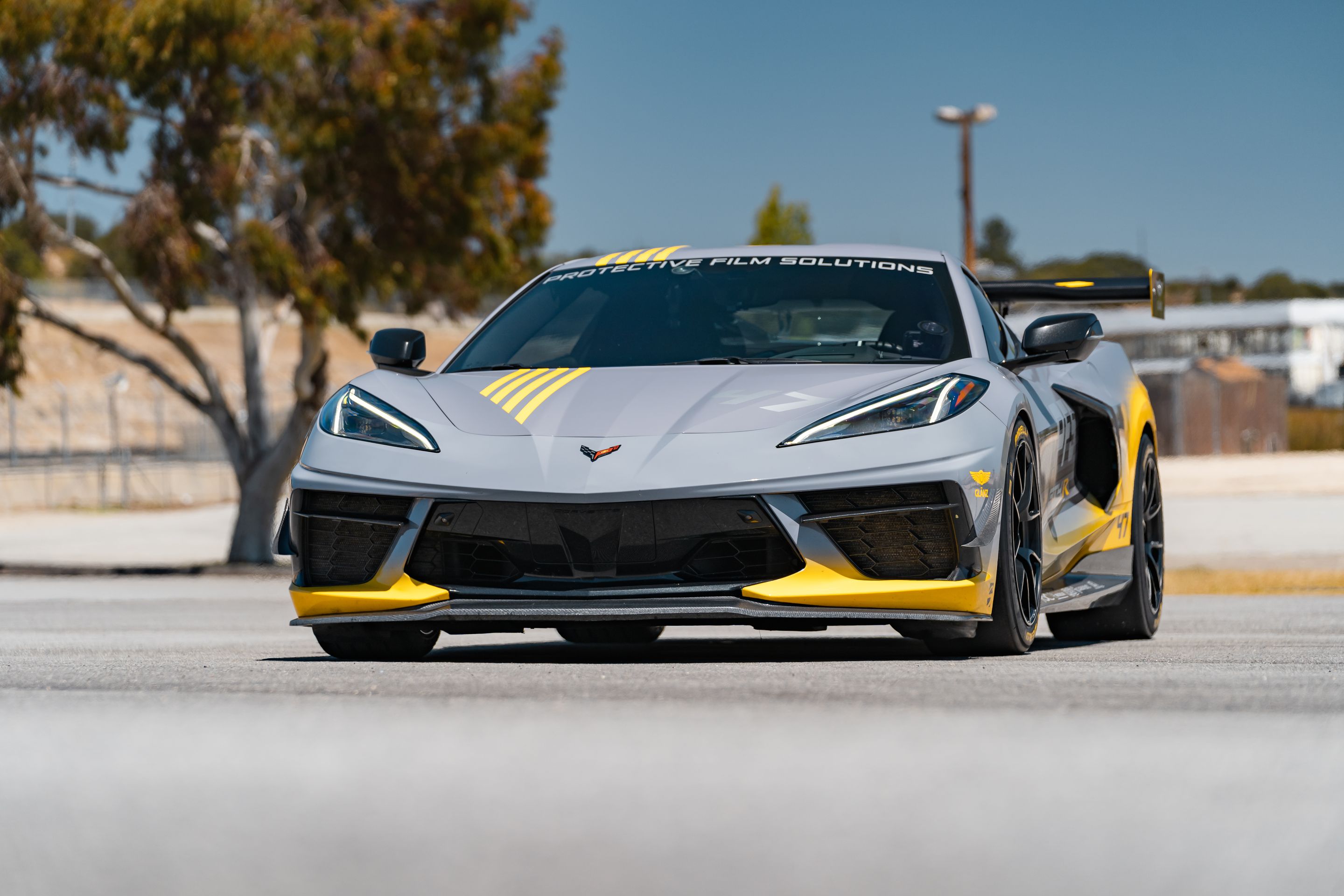 Grey Chevrolet C8 Corvette Stingray/Z51 with 18" VS-5RS Apex wheels in Satin Black