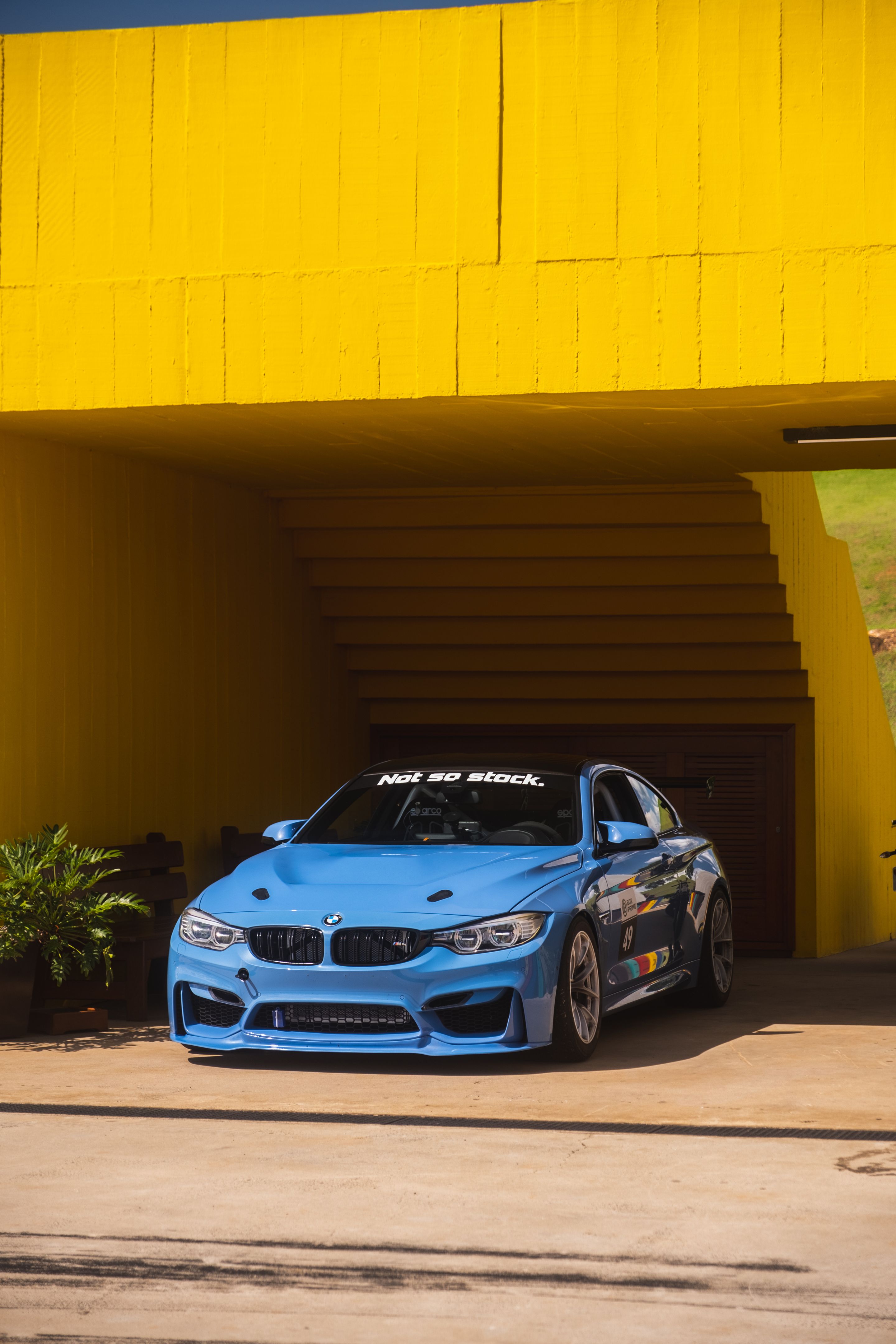 Blue BMW F82 Coupe M4 with 18" VS-5RS Apex wheels in Brushed Clear