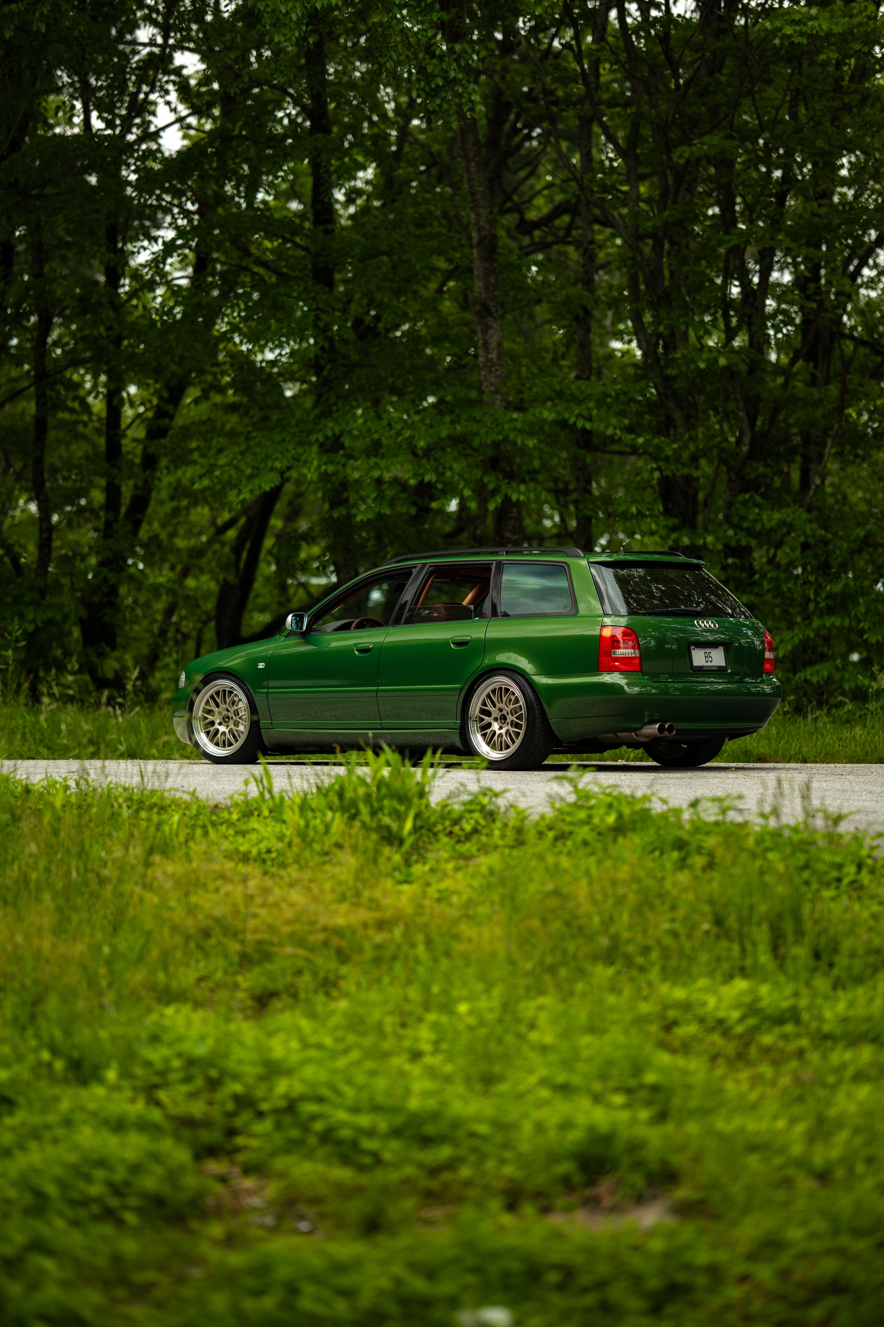 Green Audi B5 S4 Avant/Wagon with 18" ML-10RT Apex wheels in Machined Lip Gloss Motorsport Gold
