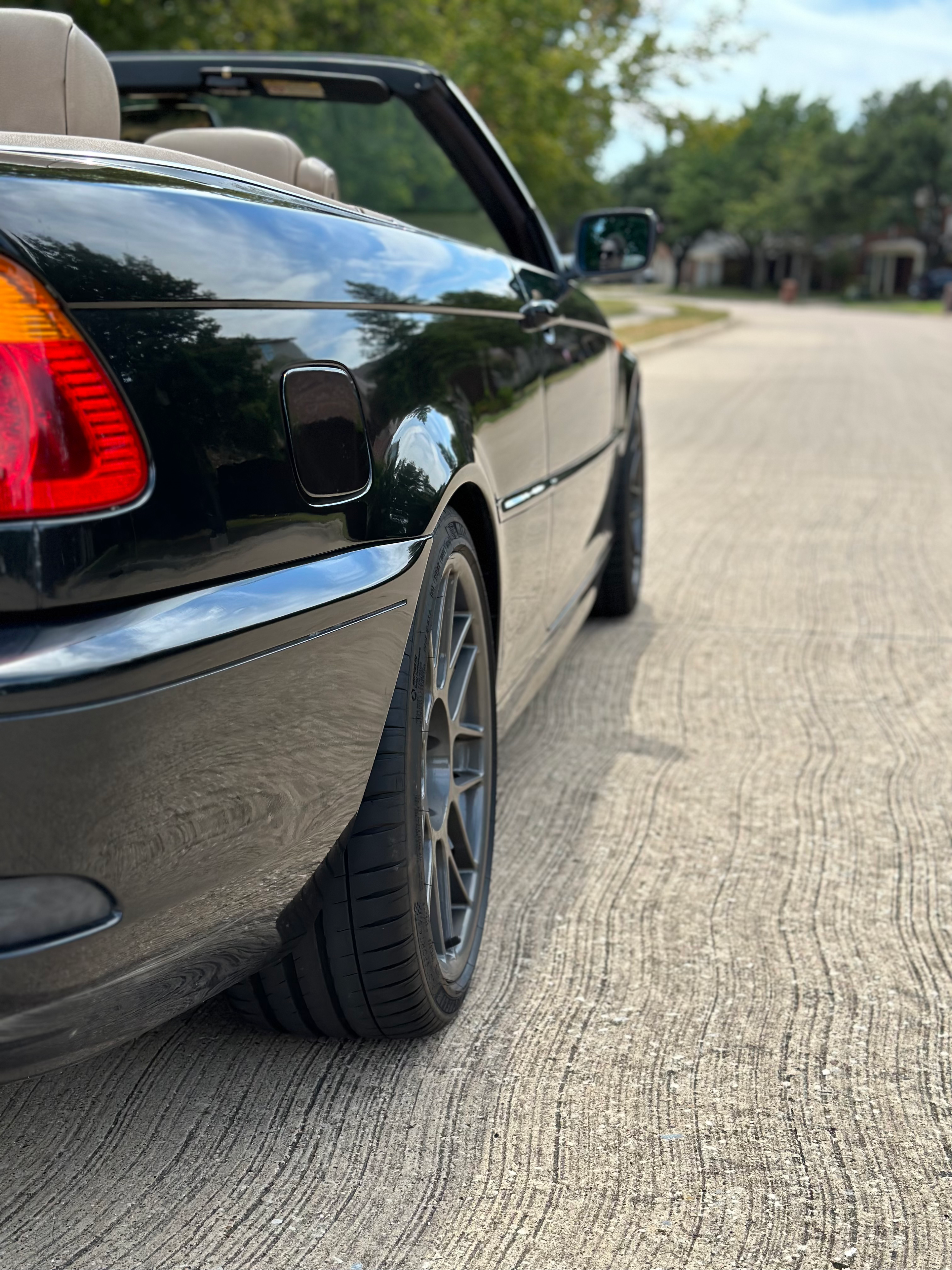 Black BMW E46 3 Series with 18" ARC-8 Apex wheels in Anthracite