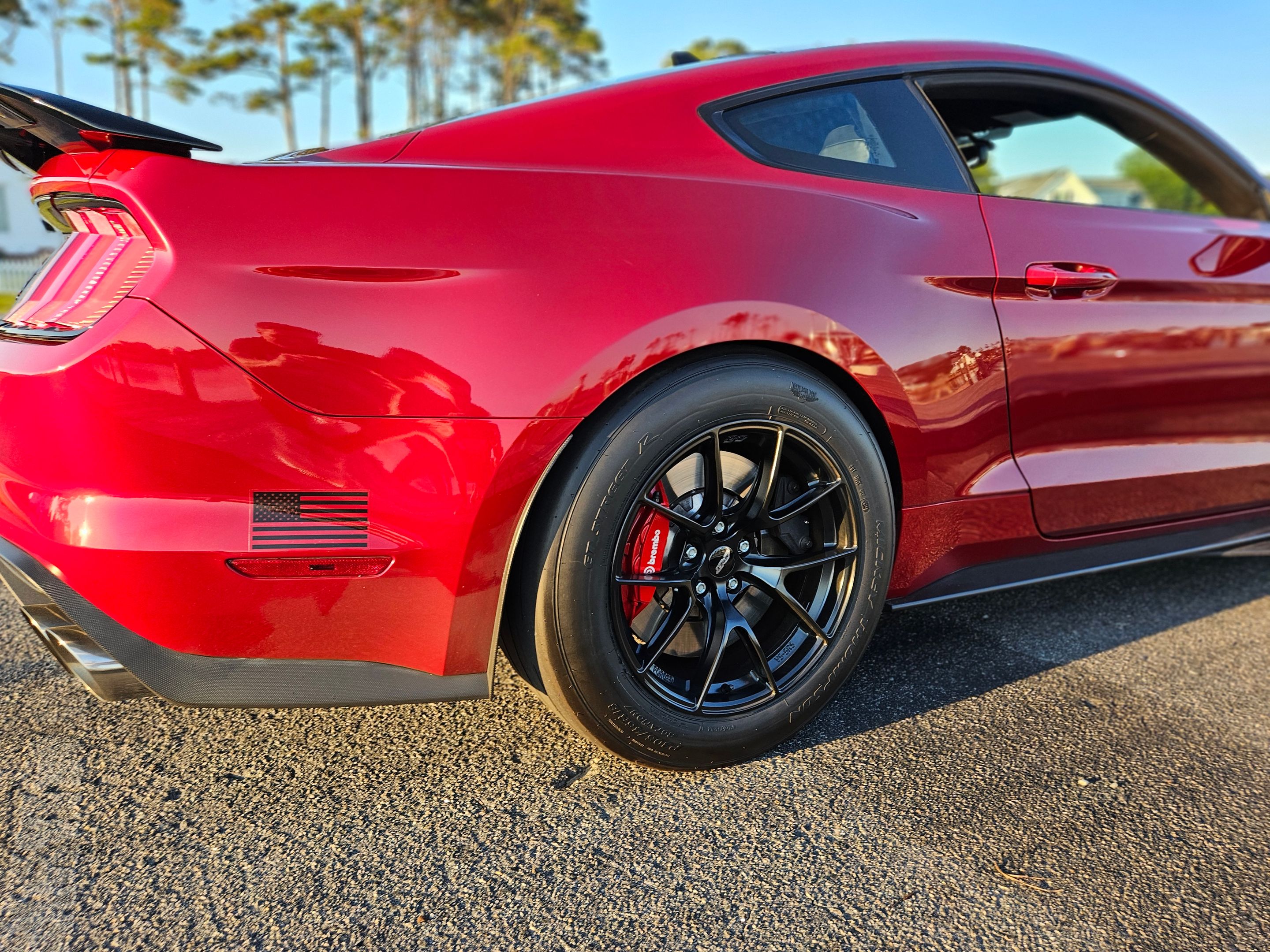 Red Ford S550 Mustang GT500 with 20"/18" VS-5RS Apex wheels in Satin Black