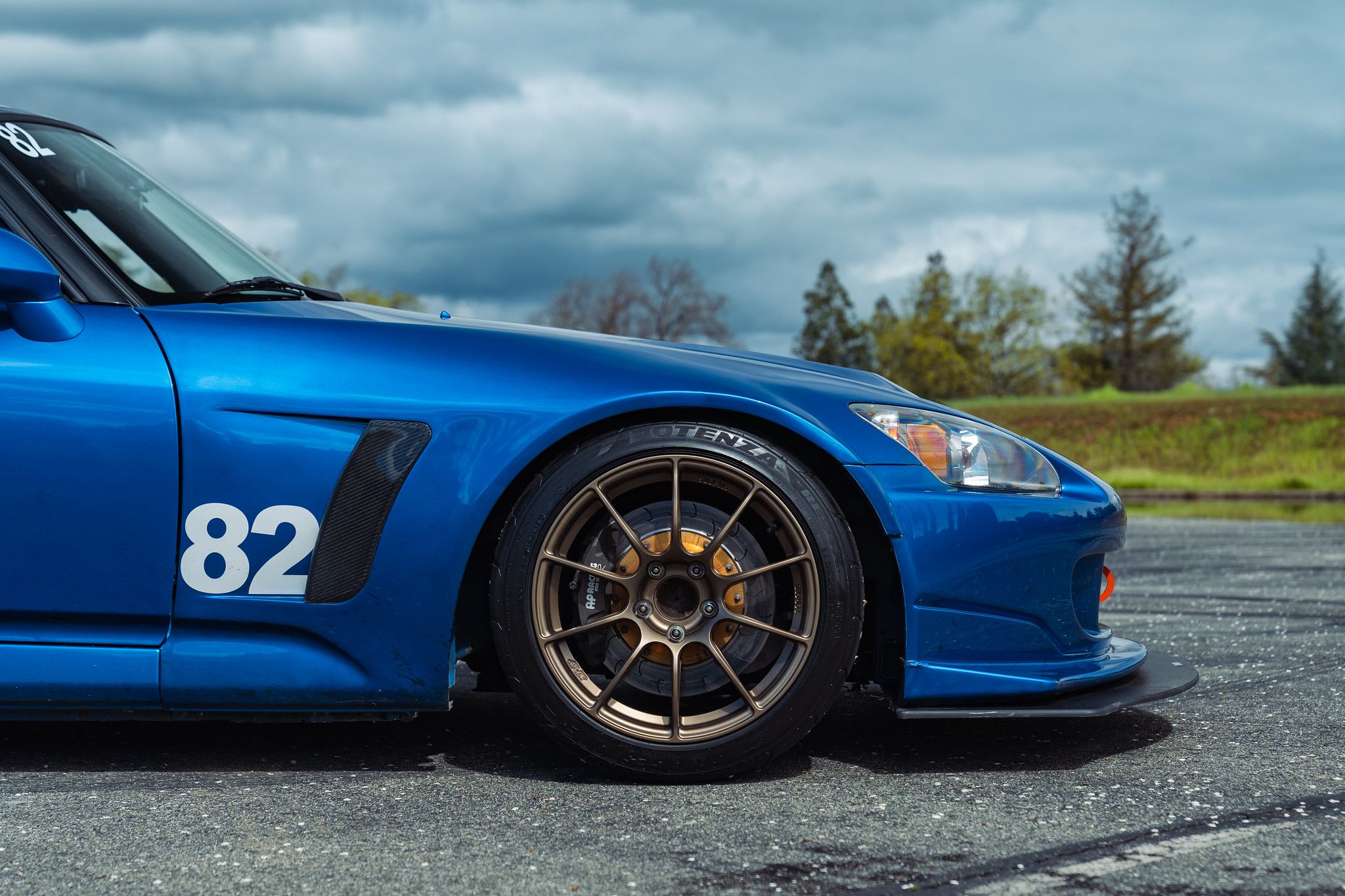 Blue Honda S2000 with 17" SM-10RS Apex wheels in Satin Bronze