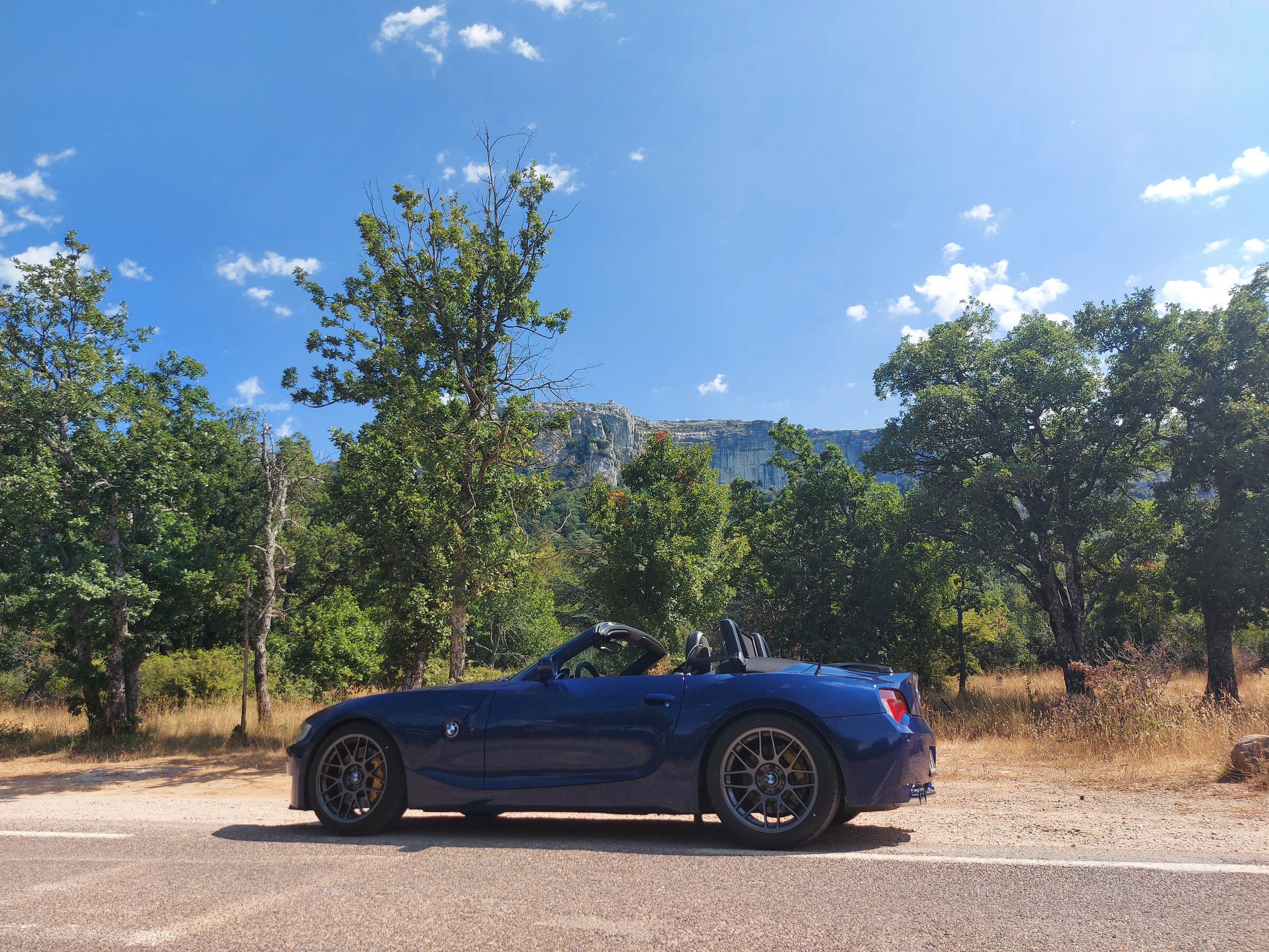 Blue BMW E85 Roadster Z4 M with 18" ARC-8 Apex wheels in Anthracite