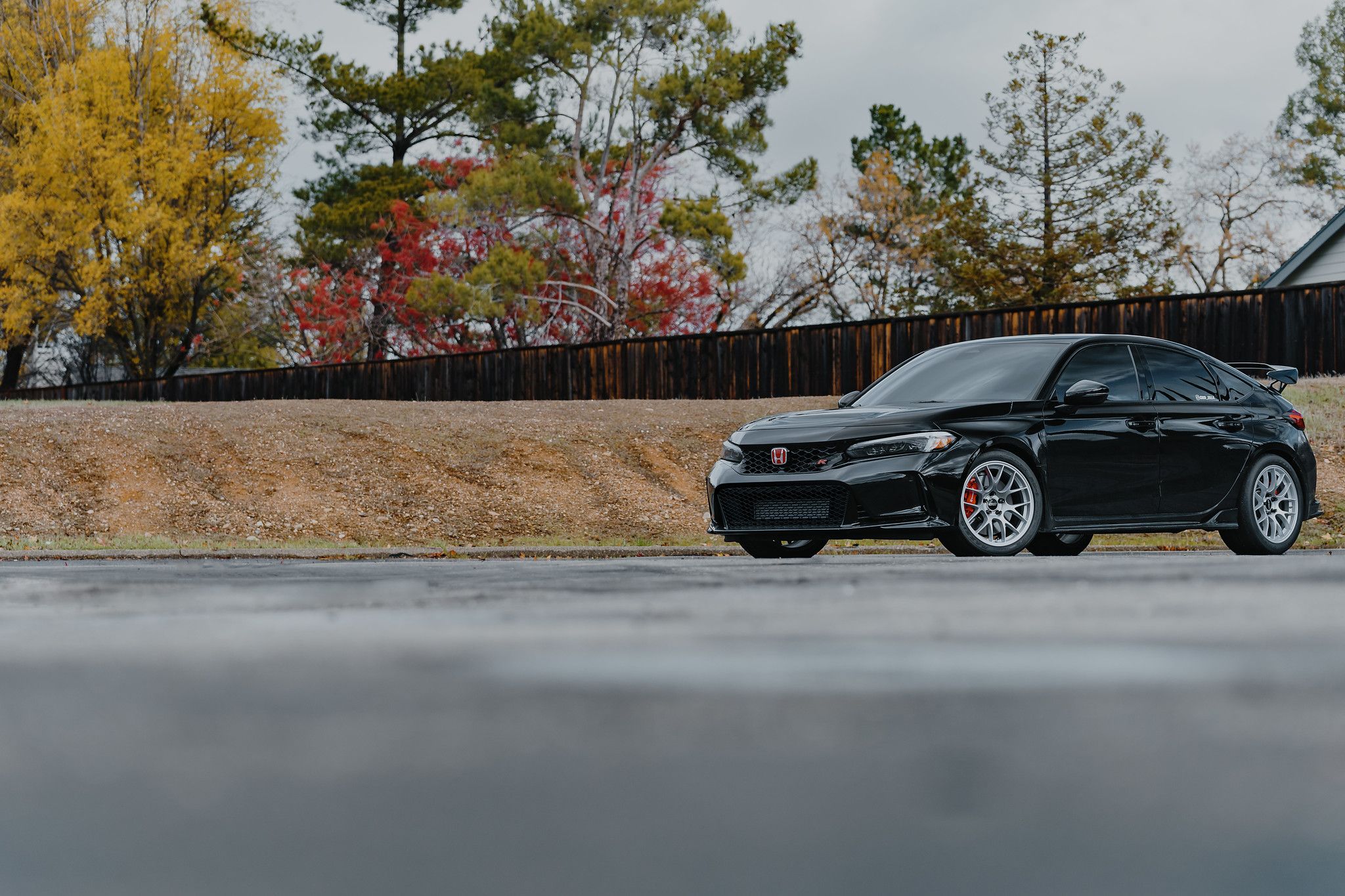 Black Honda FL5 Civic Type-R with 18" EC-7 Apex wheels in Race Silver