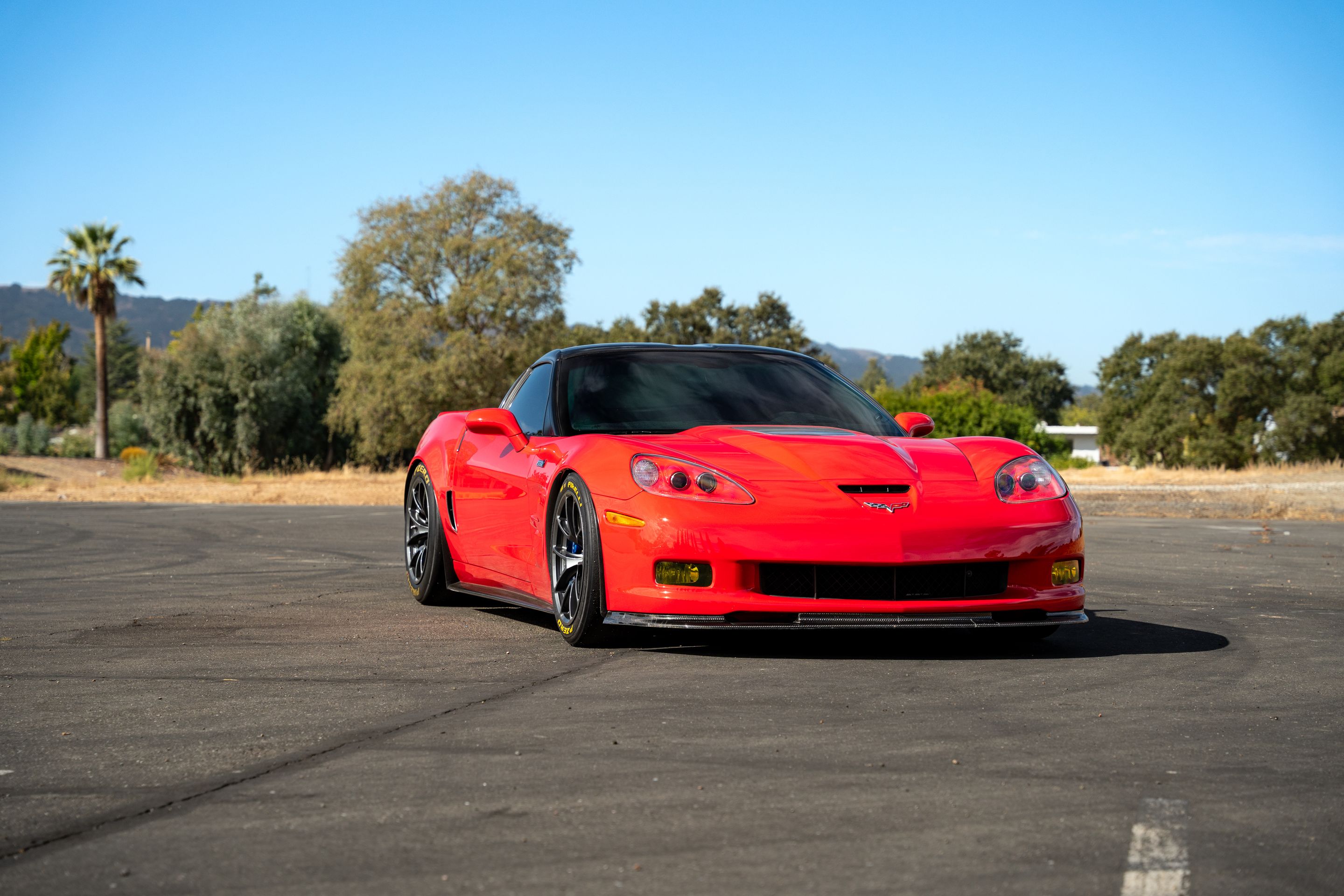 Red Chevrolet C6 Corvette ZR-1 with 18" VS-5RE Apex wheels in Anthracite