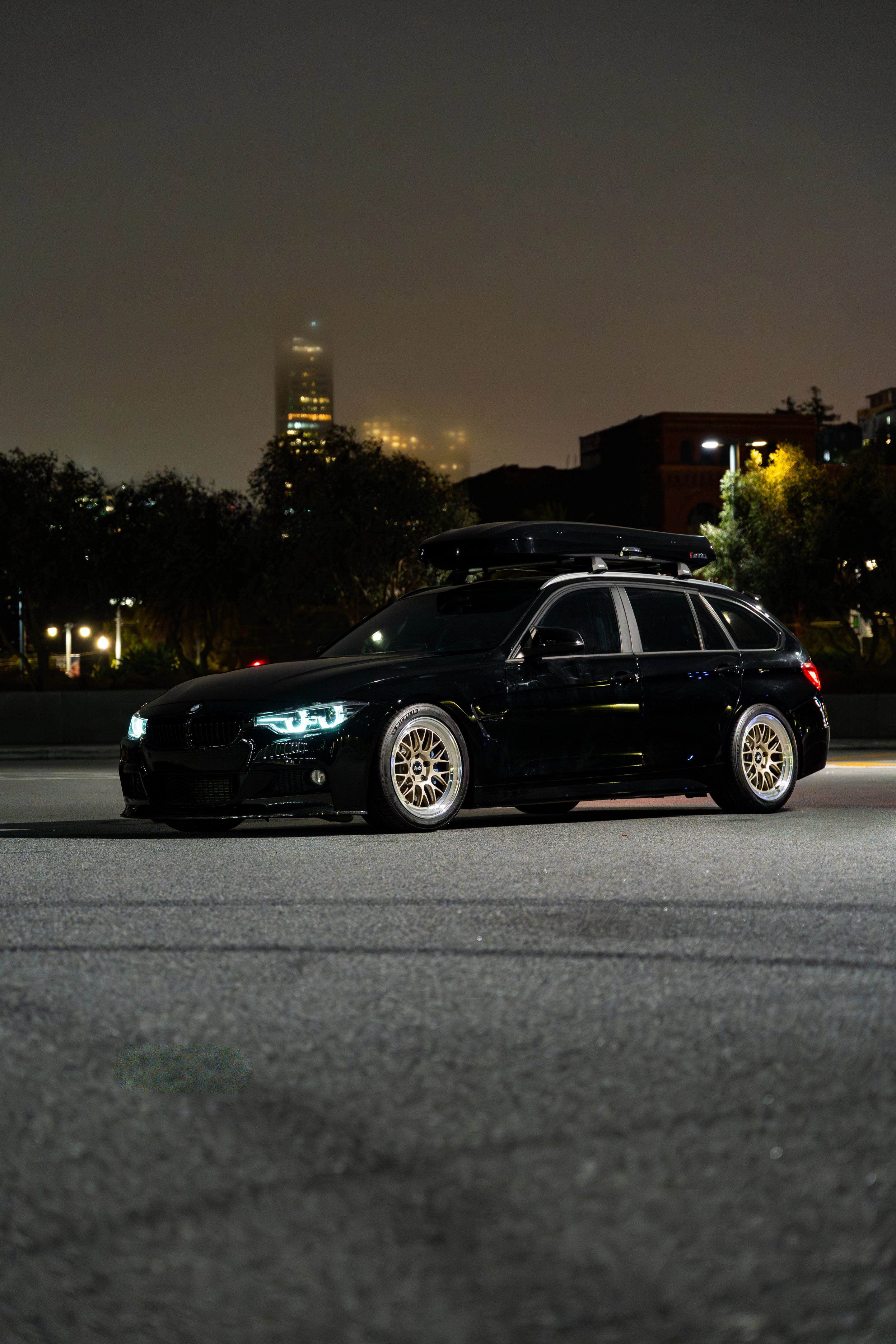 Black BMW F31 Wagon 3 Series with 18" ML-10RT Apex wheels in Machined Lip Gloss Motorsport Gold