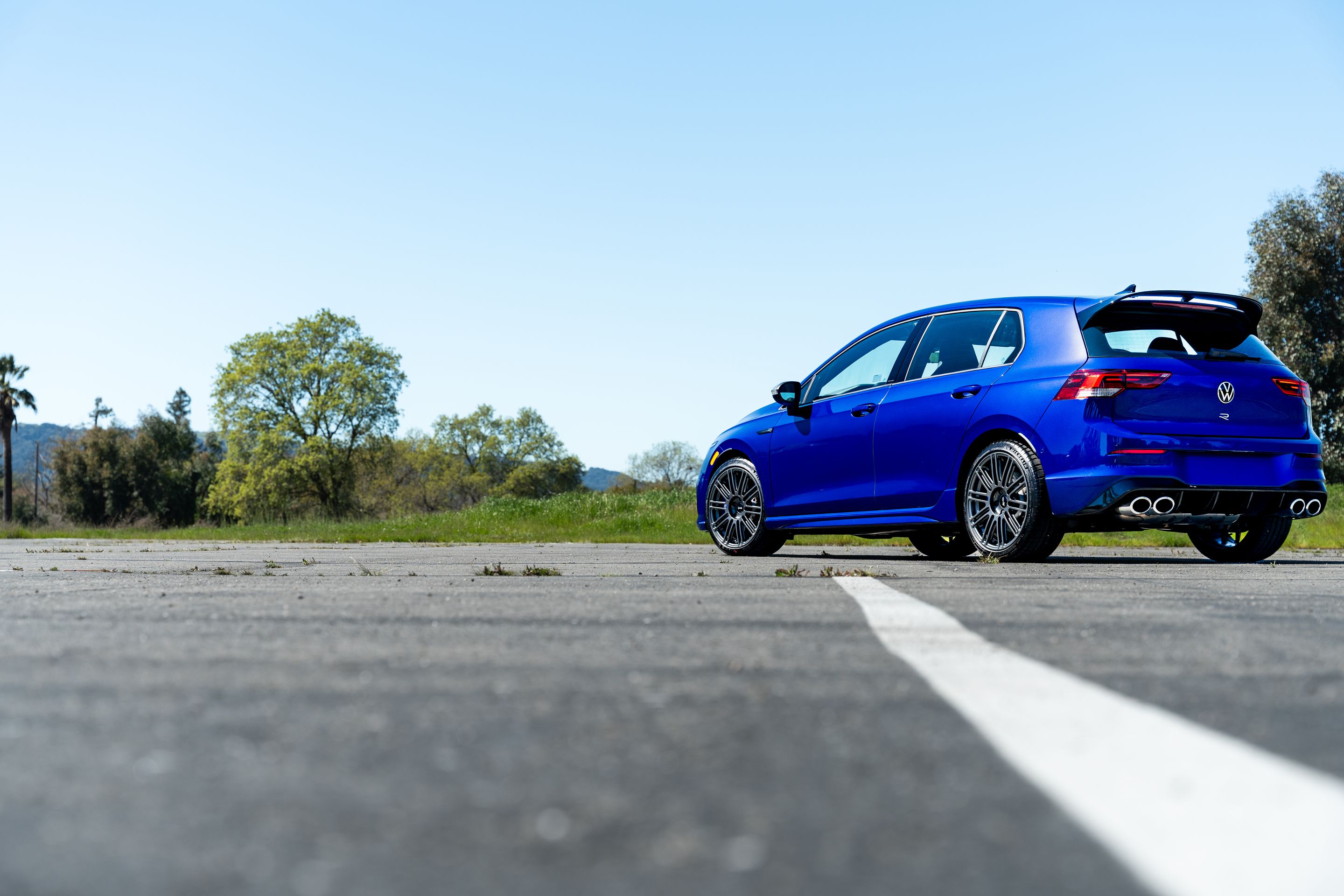Blue VW MK8 Golf R with 18" TC-10RT Apex wheels in Anthracite