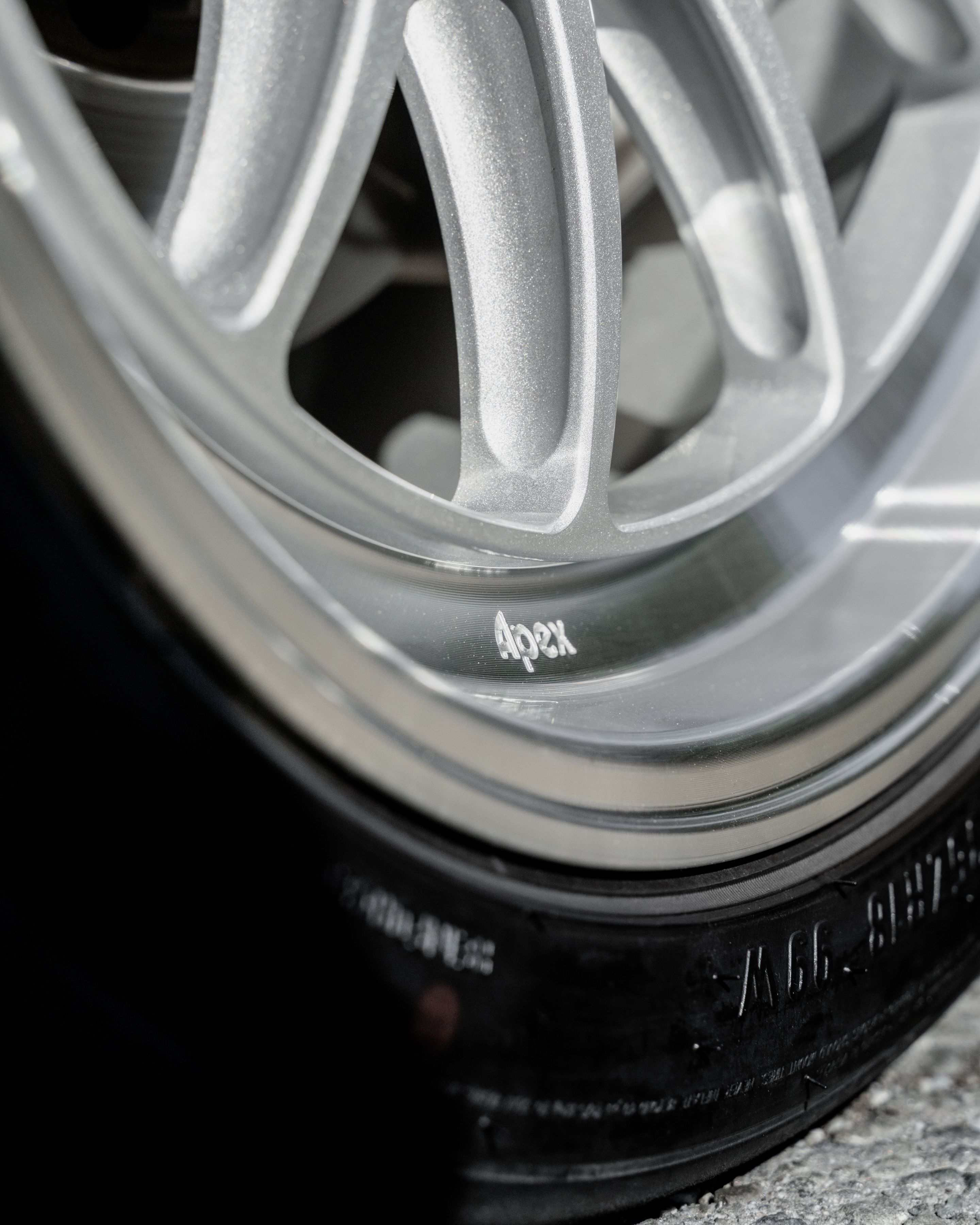 Black BMW E46 M3 with 18" SL-12 Apex wheels in Machined Lip Race Silver