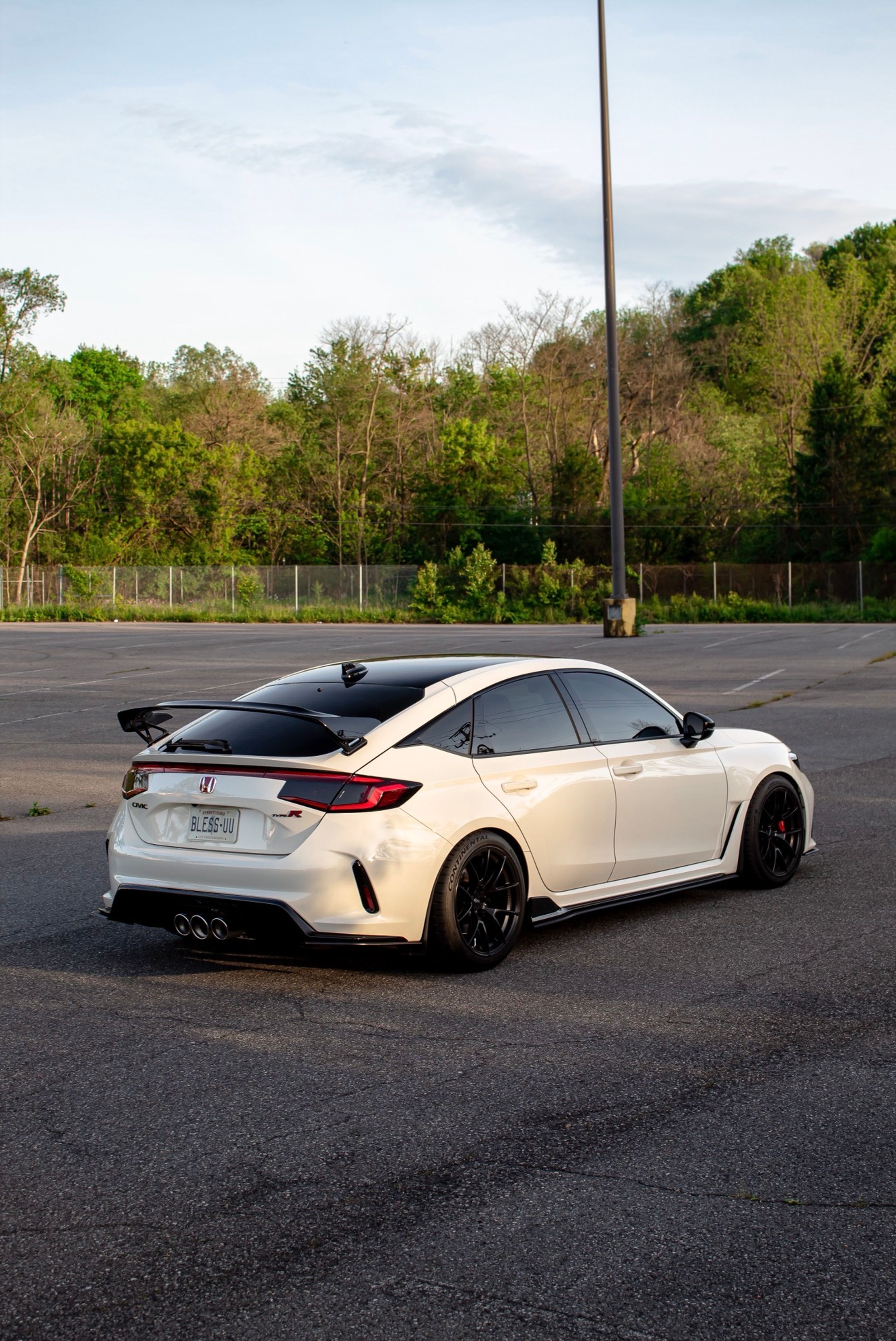 White Honda FL5 Civic Type-R with 18" VS-5RS Apex wheels in Satin Black