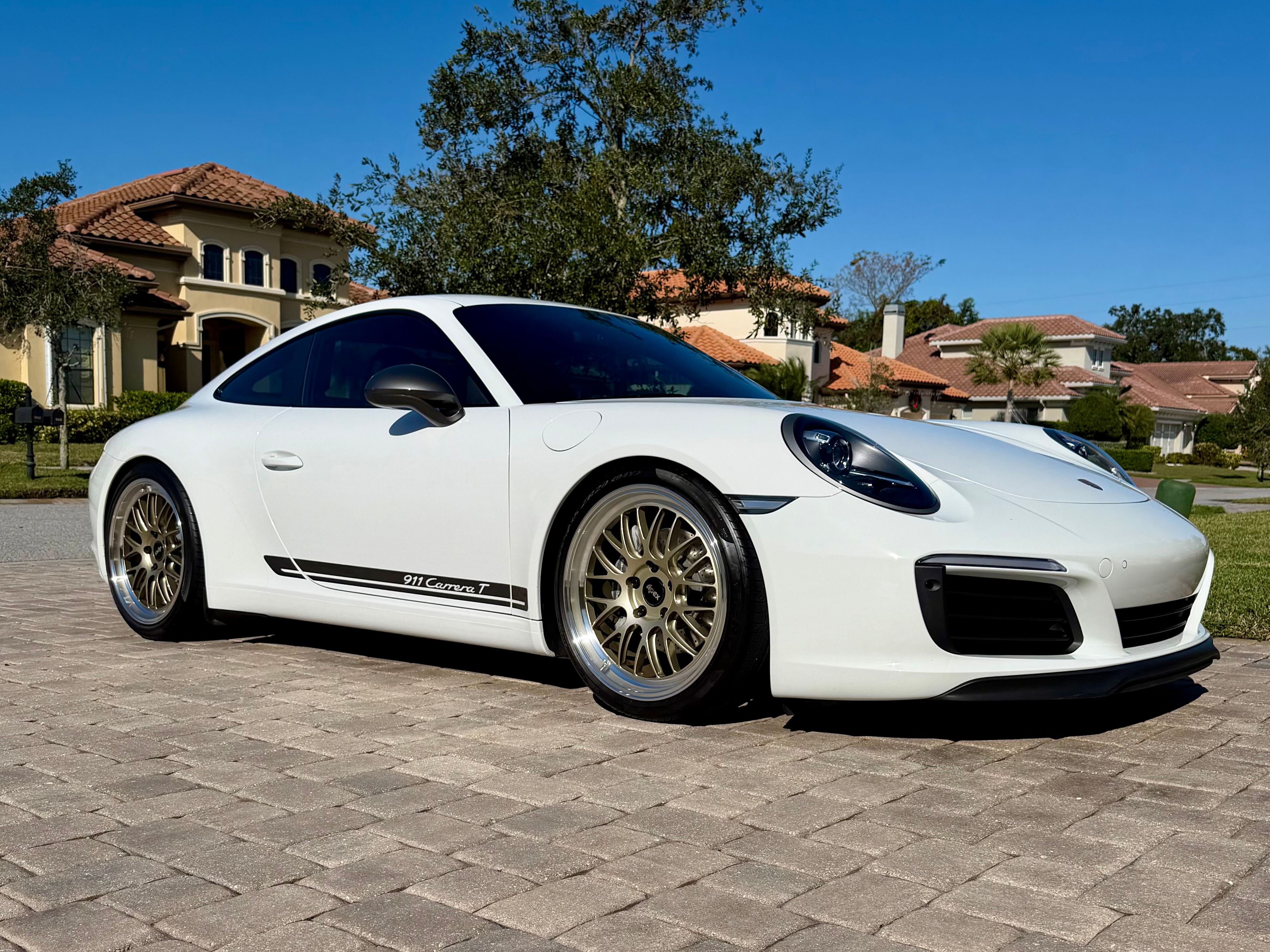 White Porsche 911 - ML-10RT in Machined Lip Gloss Motorsport Gold