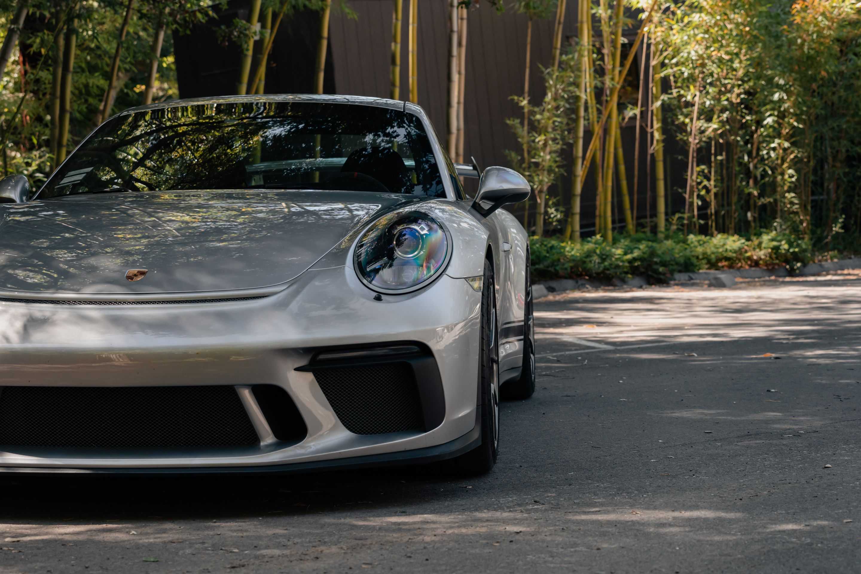 Silver Porsche 911 991.2 GT3 with 19" VS-5RS Apex wheels in Anthracite