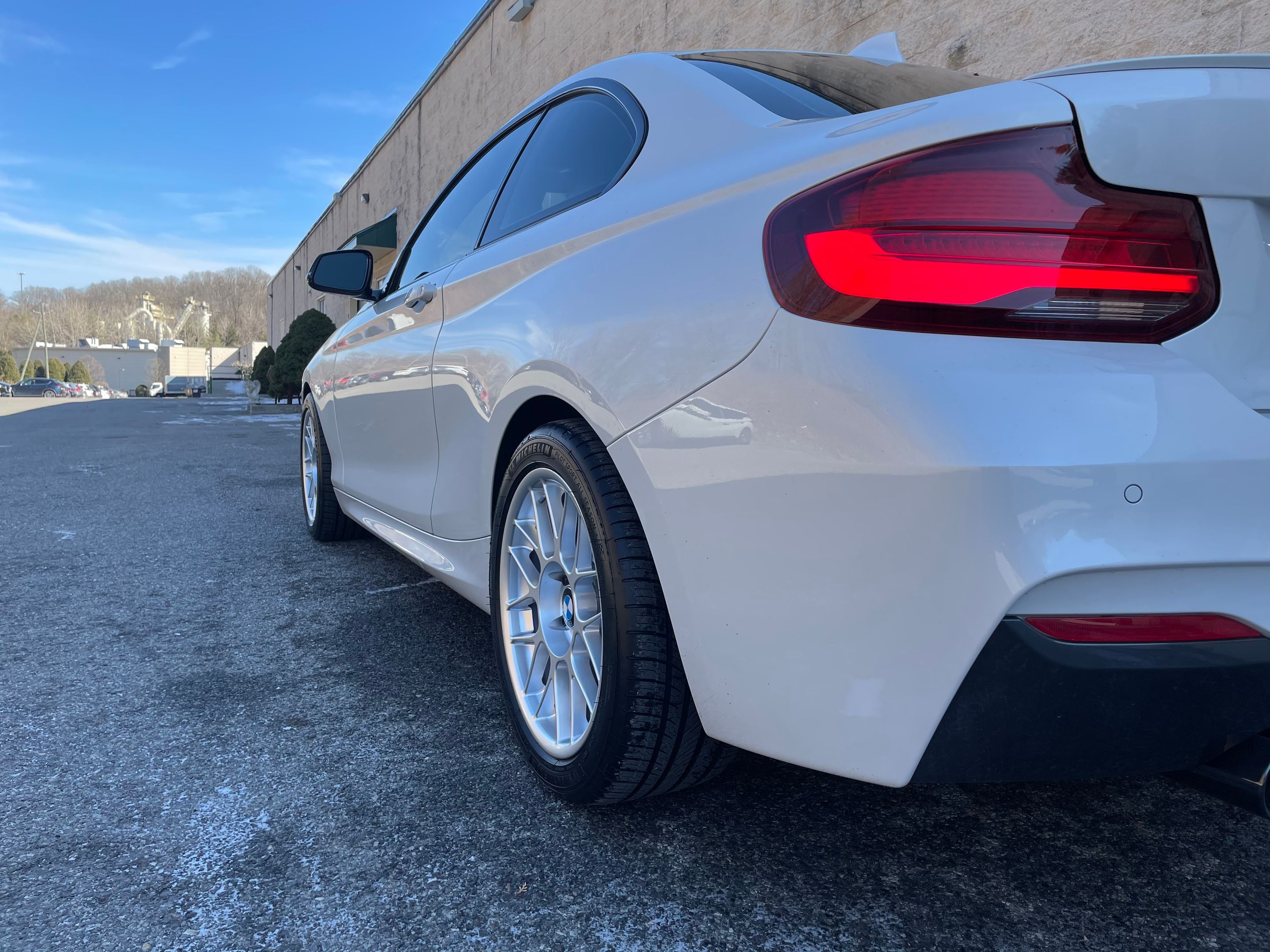 White BMW F22 Coupe 2 Series with 17" ARC-8 Apex wheels in Hyper Silver