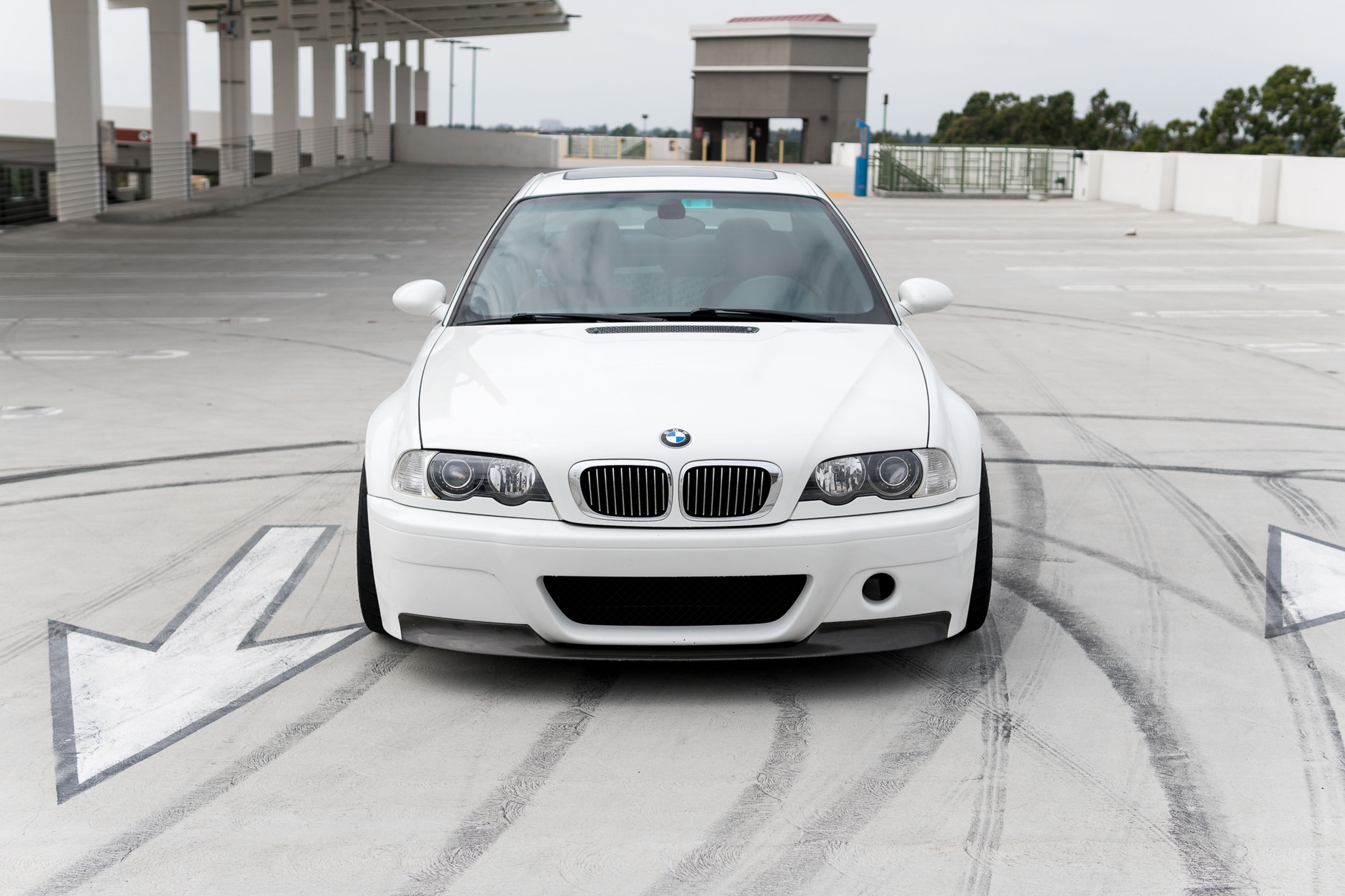 White BMW E46 M3 with 18" ARC-8 Apex wheels in Satin Bronze