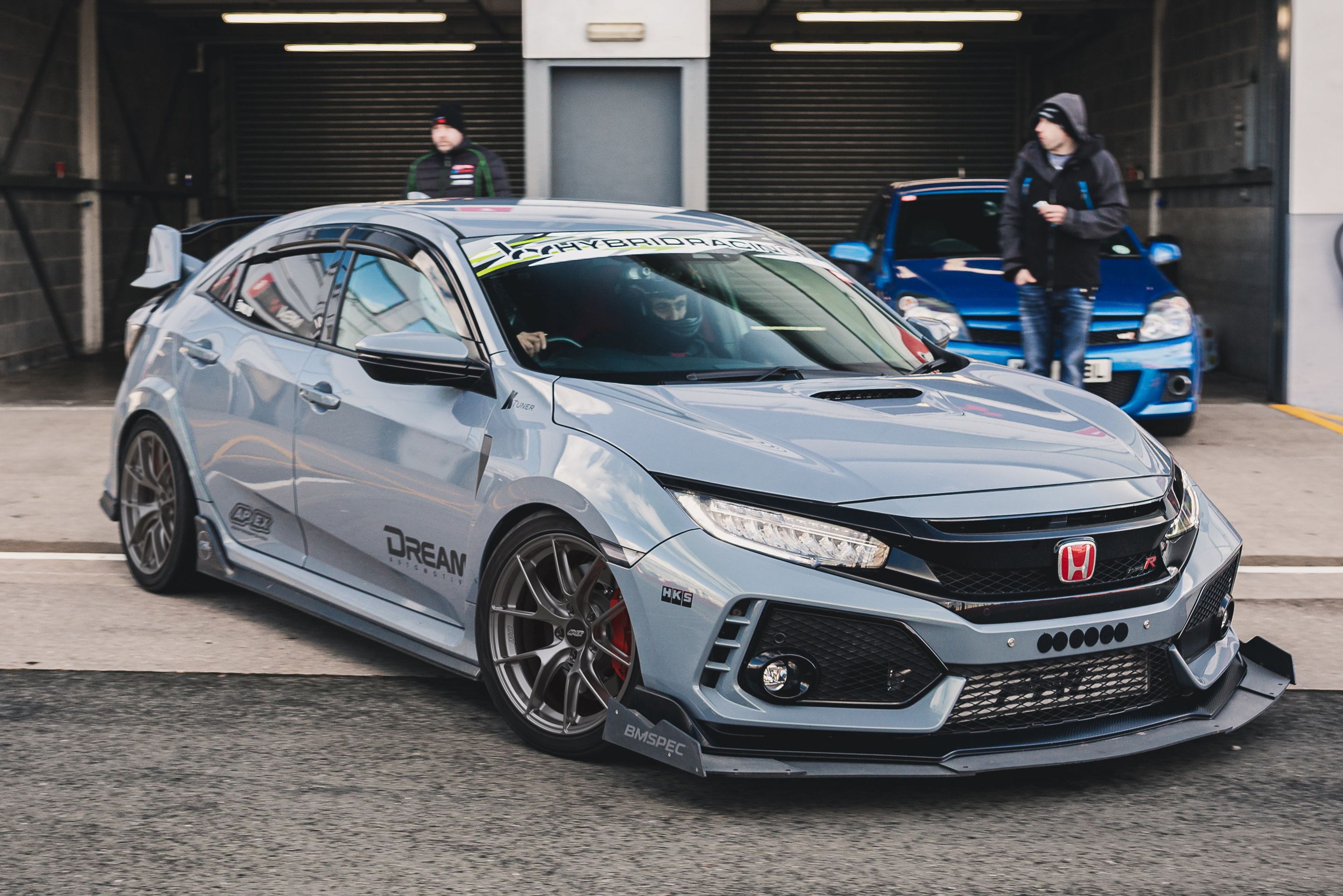 Grey Honda FK8 Civic Type-R with 18" VS-5RS Apex wheels in Anthracite