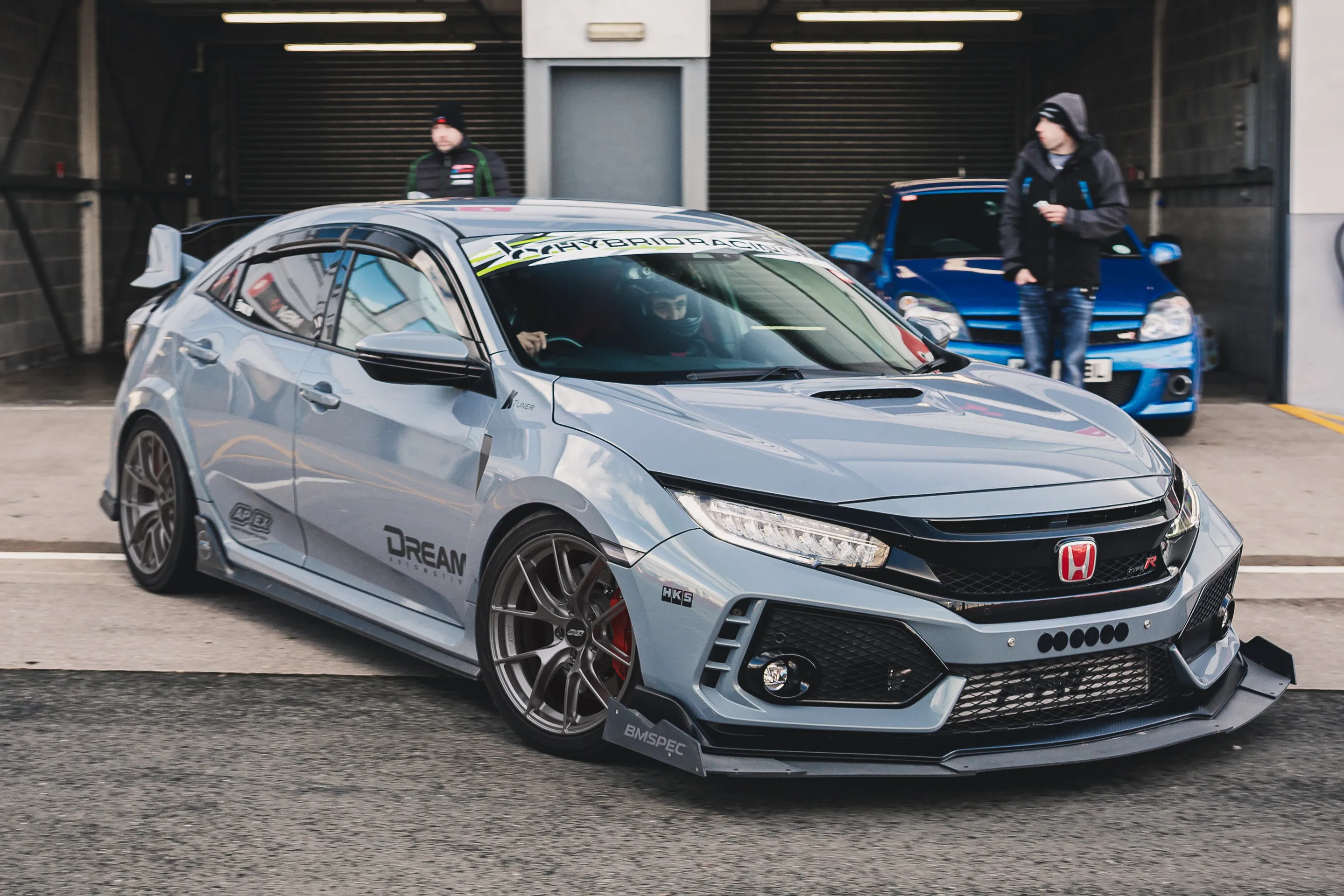 Honda FK8 Civic Type-R with 18