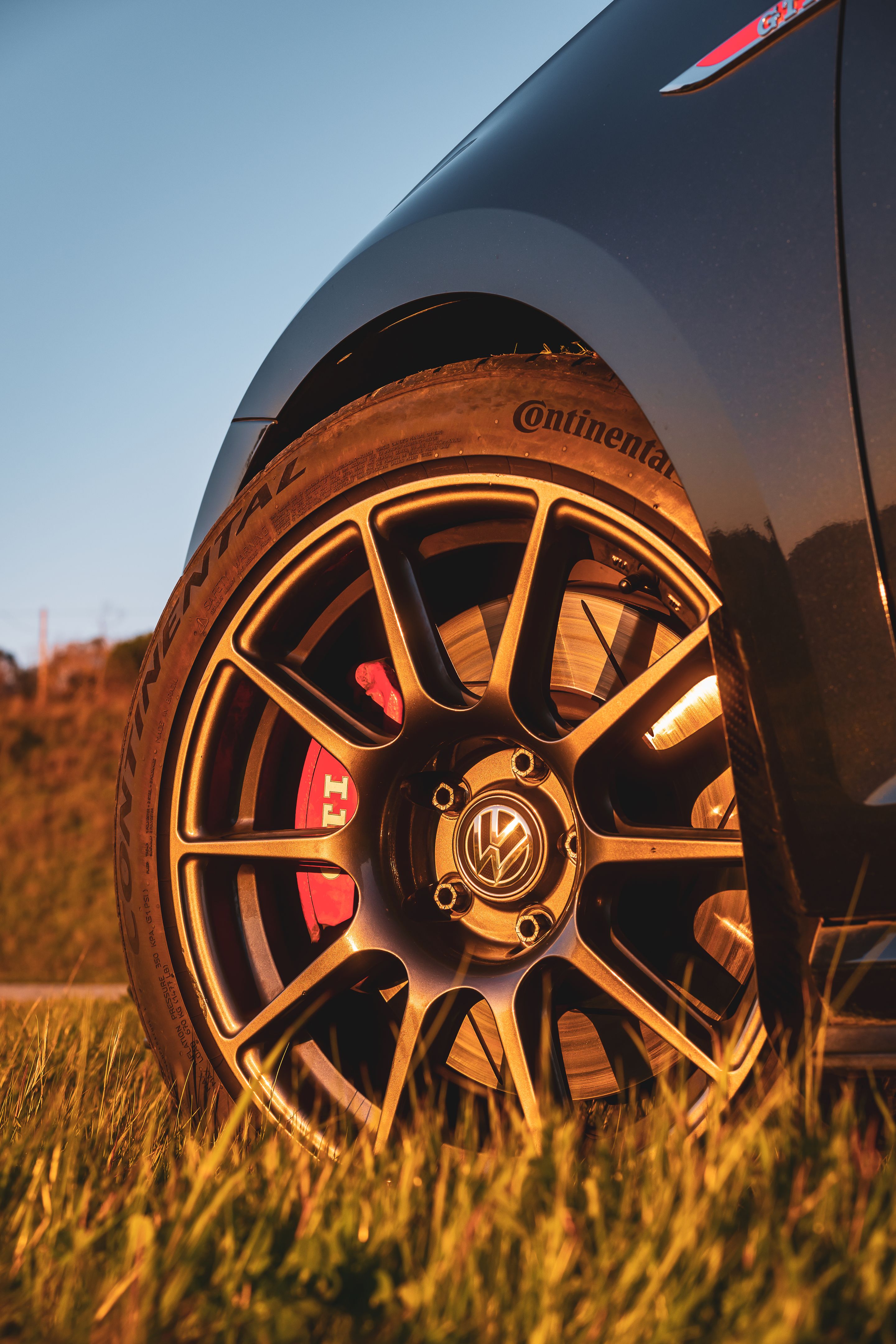 Black VW MK7 GTI with 17" SM-10 Apex wheels in Anthracite