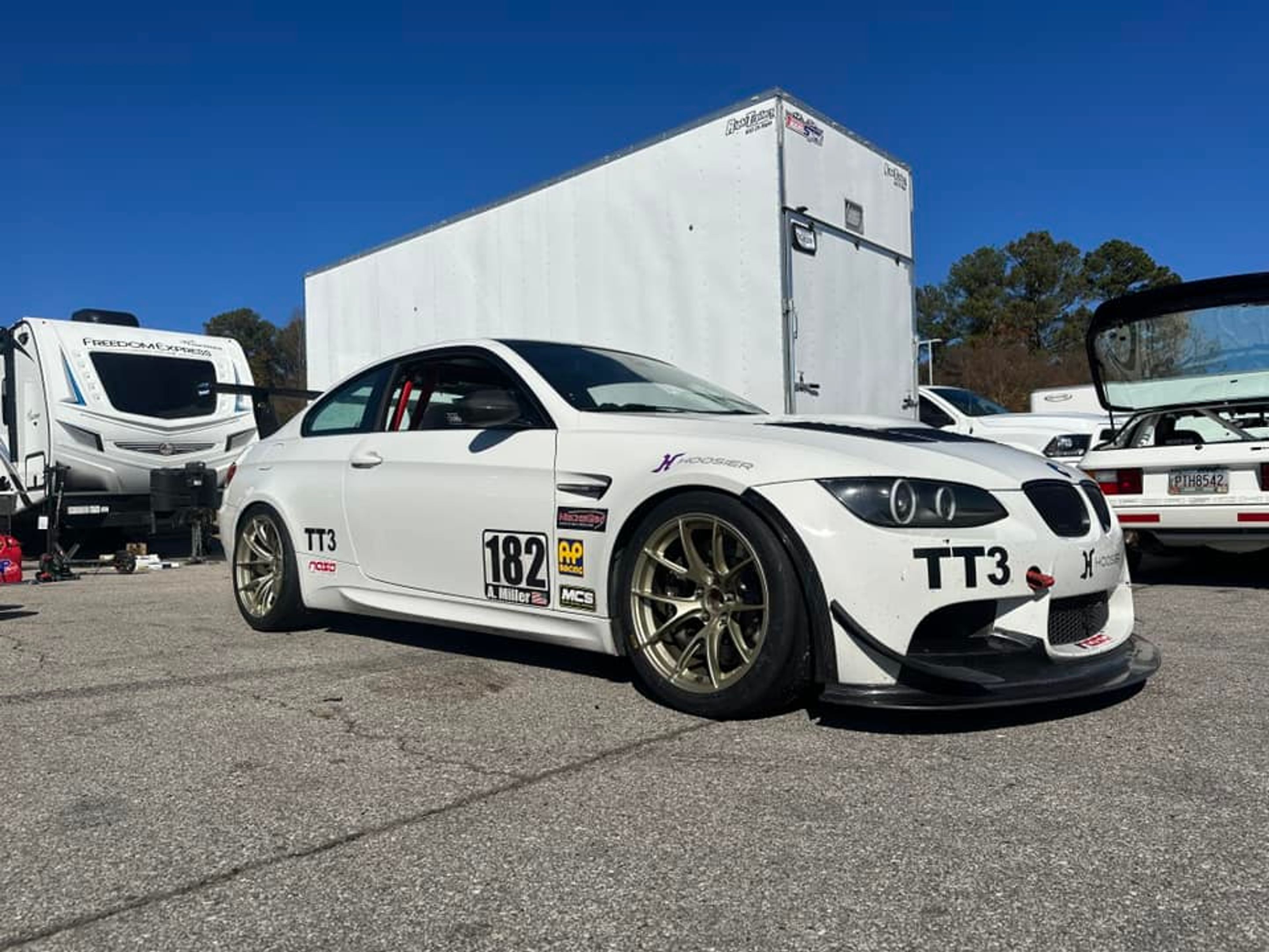 White BMW E92 Coupe M3 with 18" VS-5RS Apex wheels in Motorsport Gold