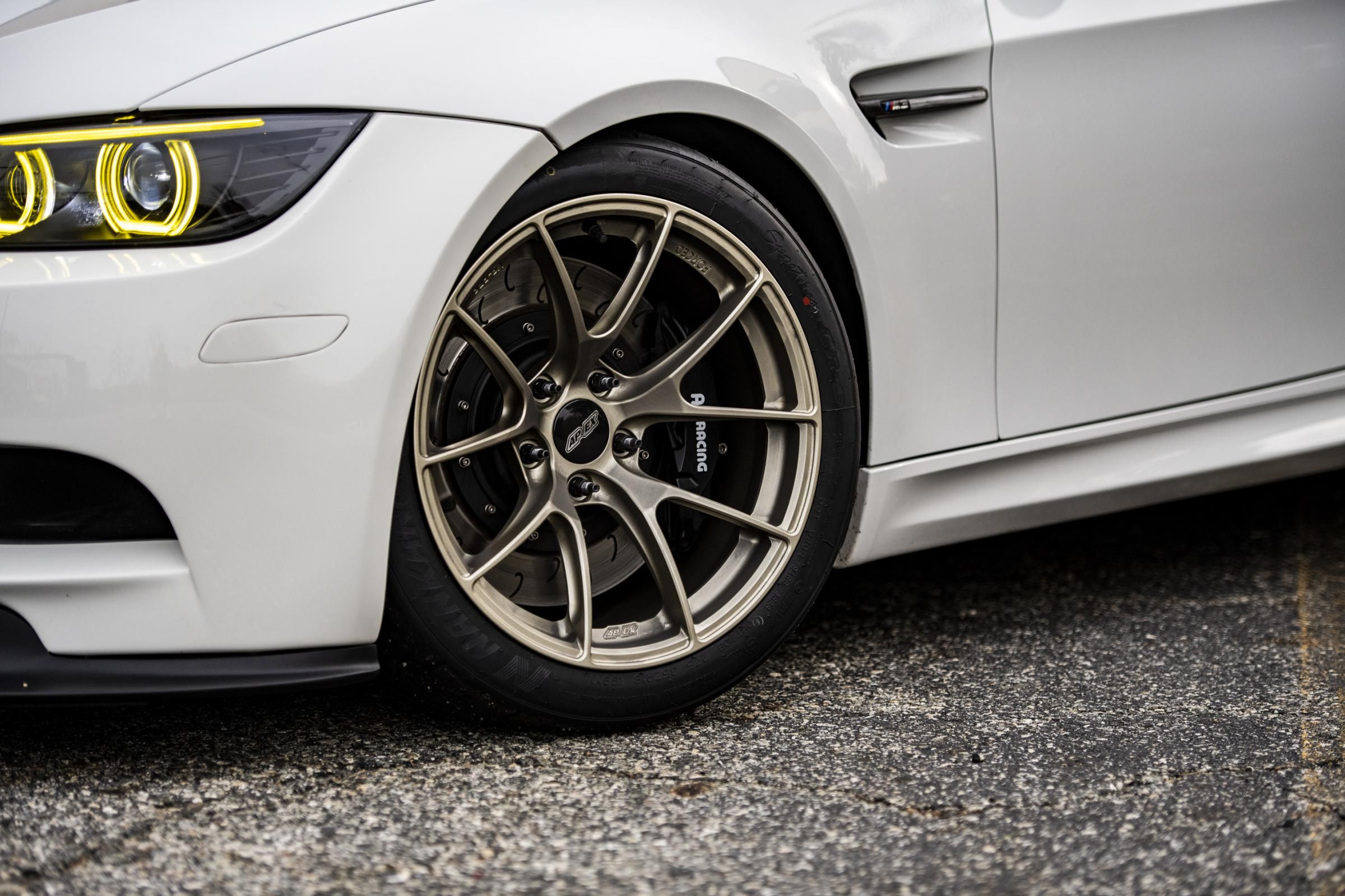 White BMW E92 Coupe M3 with 18" VS-5RS Apex wheels in Motorsport Gold