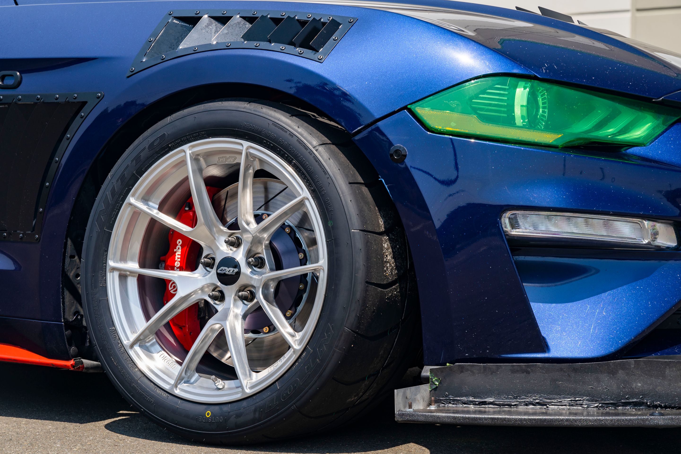 Blue Ford S550 Mustang GT with 18" VS-5RS Apex wheels in Brushed Clear