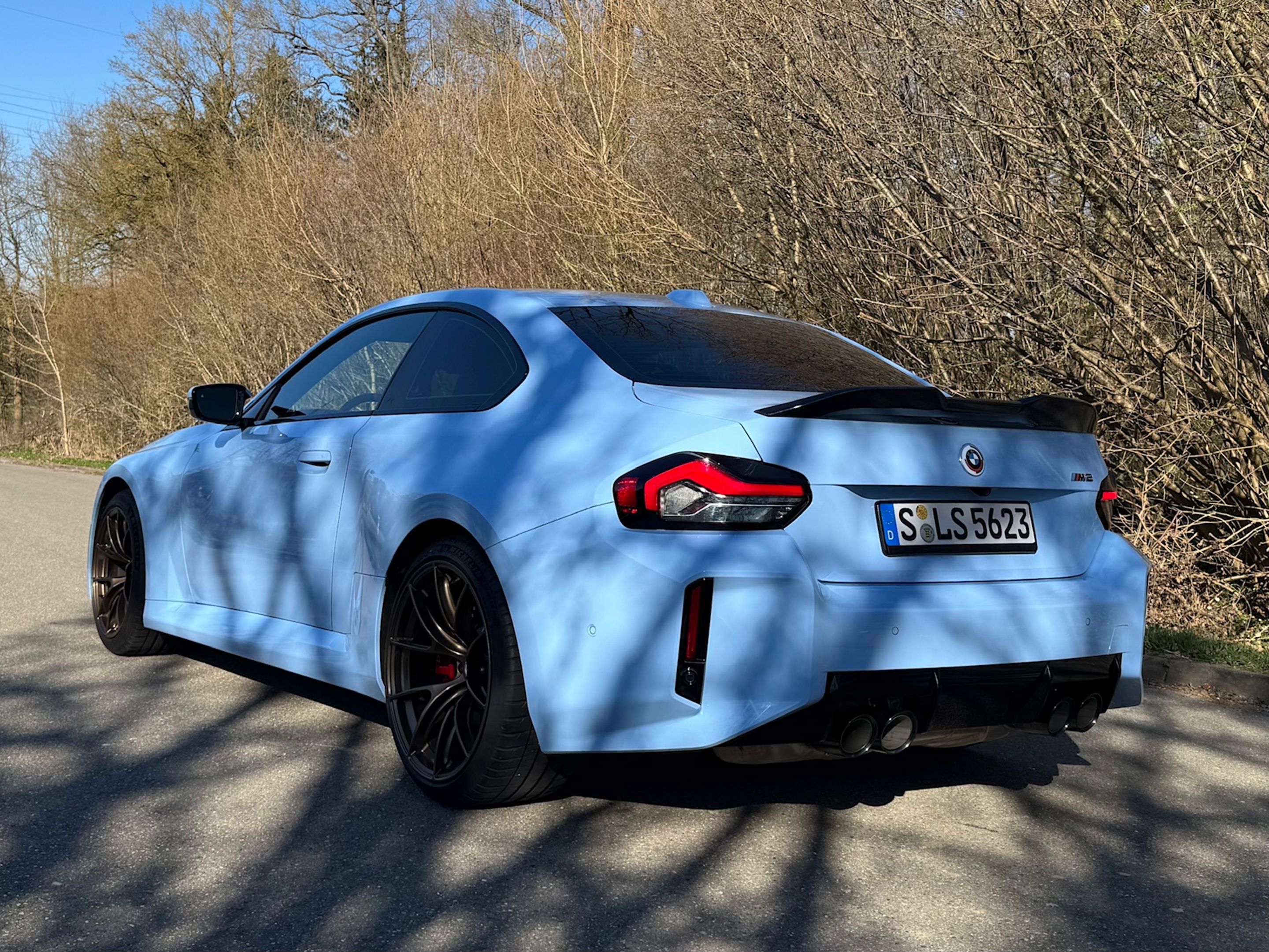 Blue BMW G87 M2 with 19"/20" VS-5RS Apex wheels in Satin Bronze