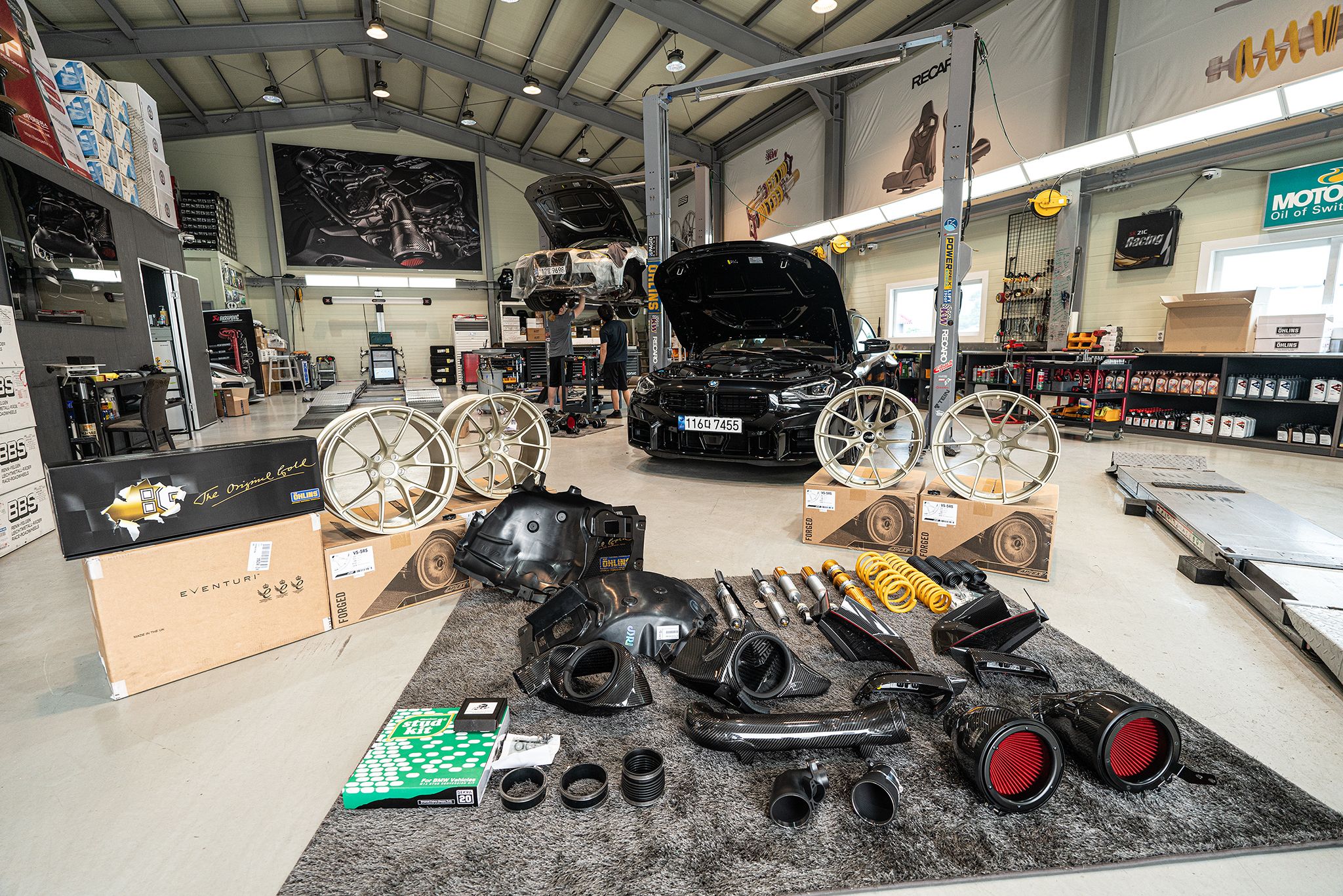 Black BMW G87 M2 with 19" VS-5RS Apex wheels in Motorsport Gold