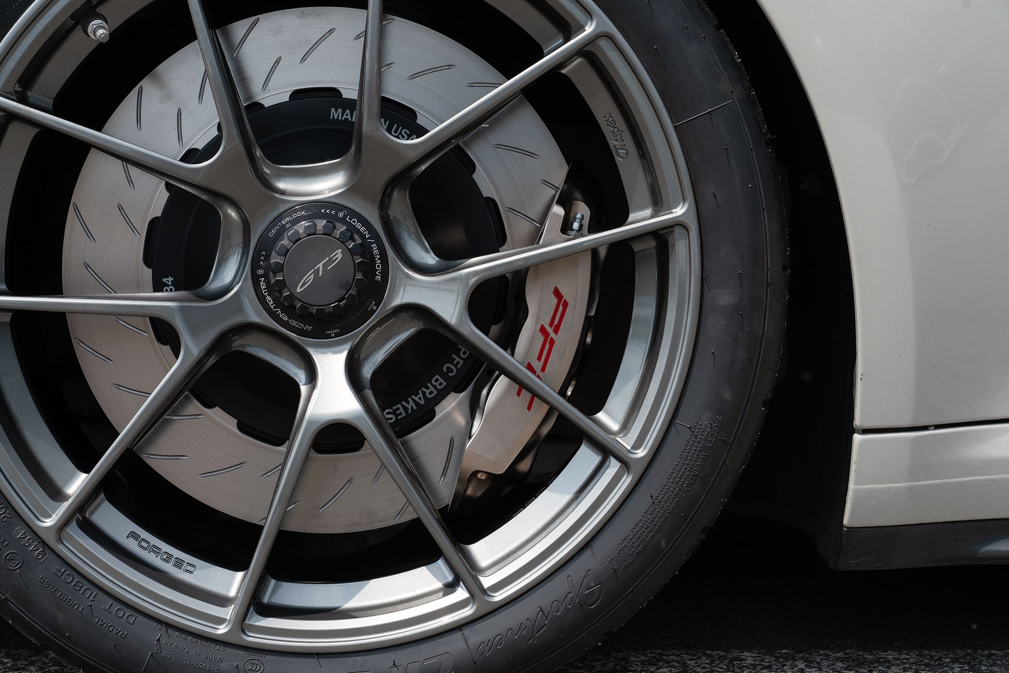 Grey Porsche 911 992.1 GT3 with 20"/21" VS-5RS Apex wheels in Anthracite