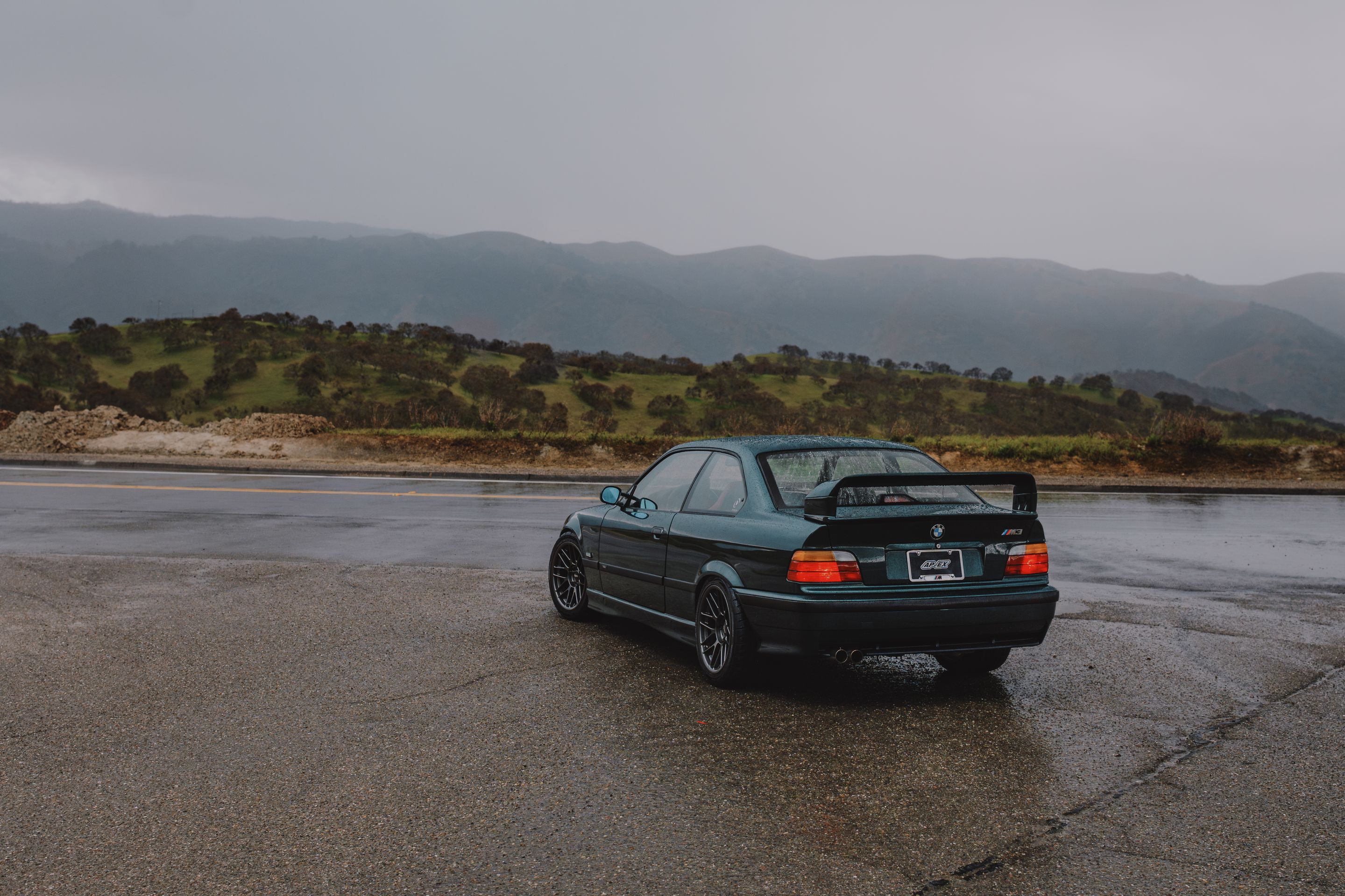 Green BMW E36 M3 with 17" ARC-8RT Apex wheels in Anthracite