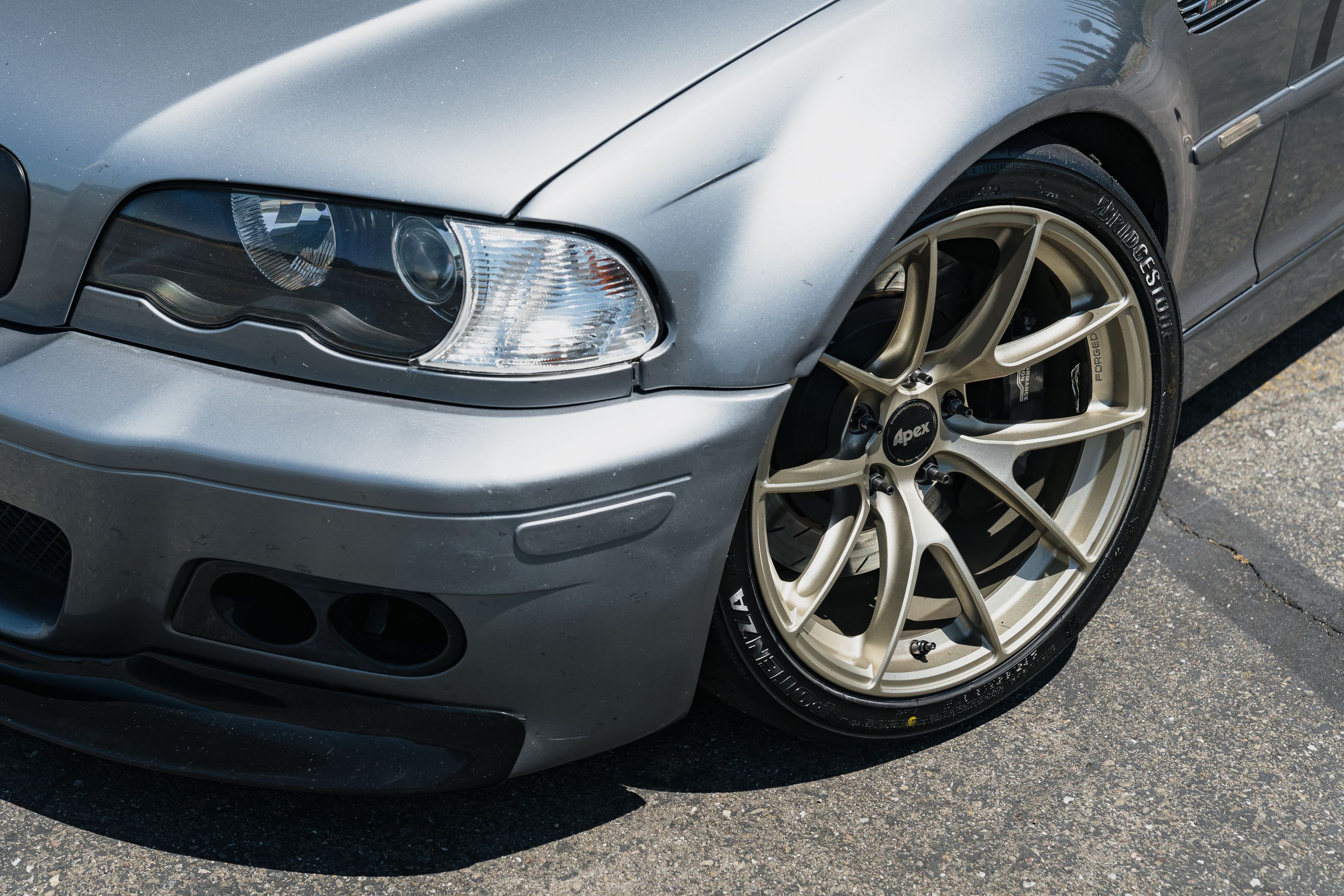 Grey BMW E46 M3 with 18" VS-5RS Apex wheels in Motorsport Gold